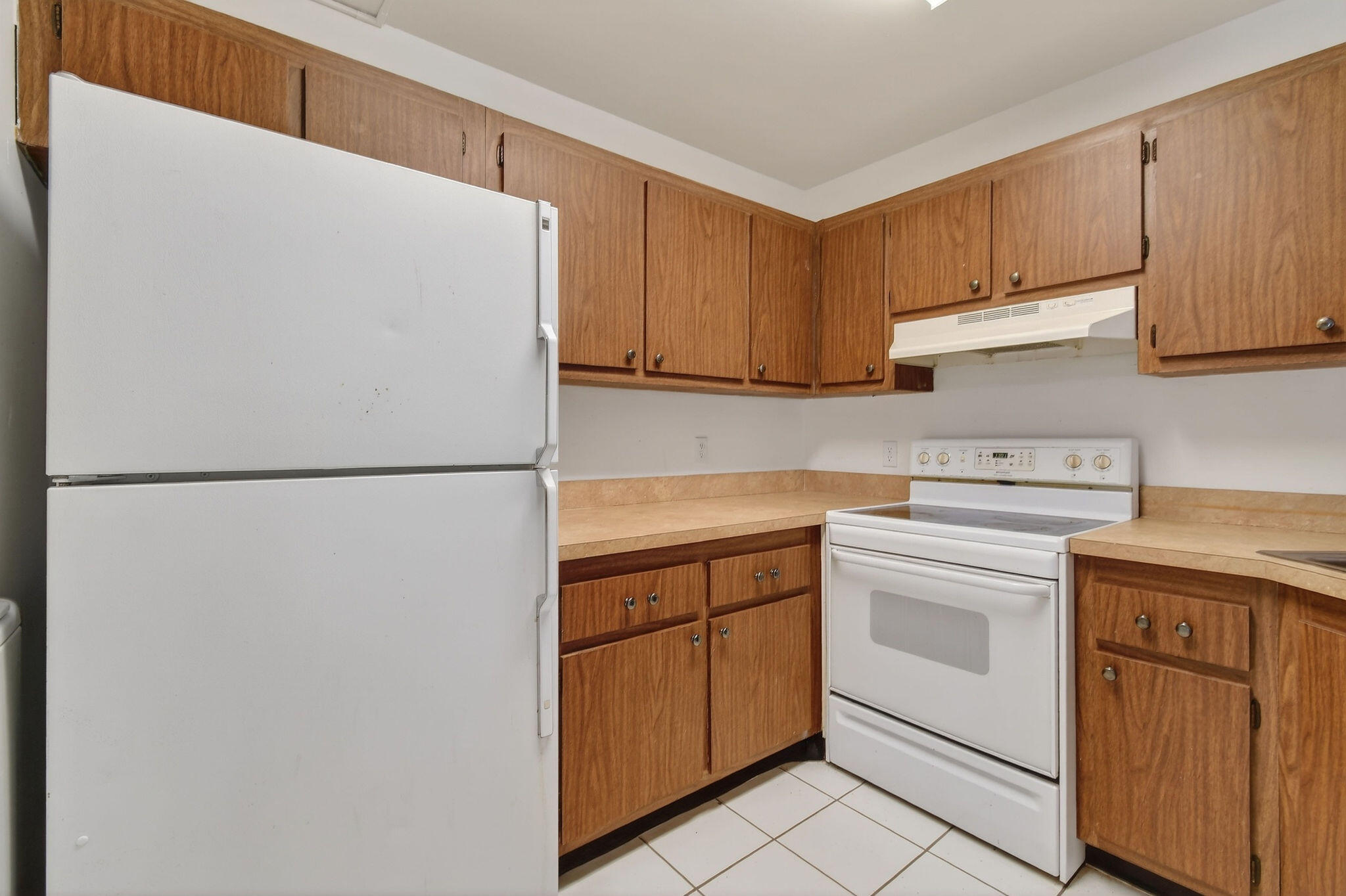 3502 Gardens E Drive B Property Photo 17