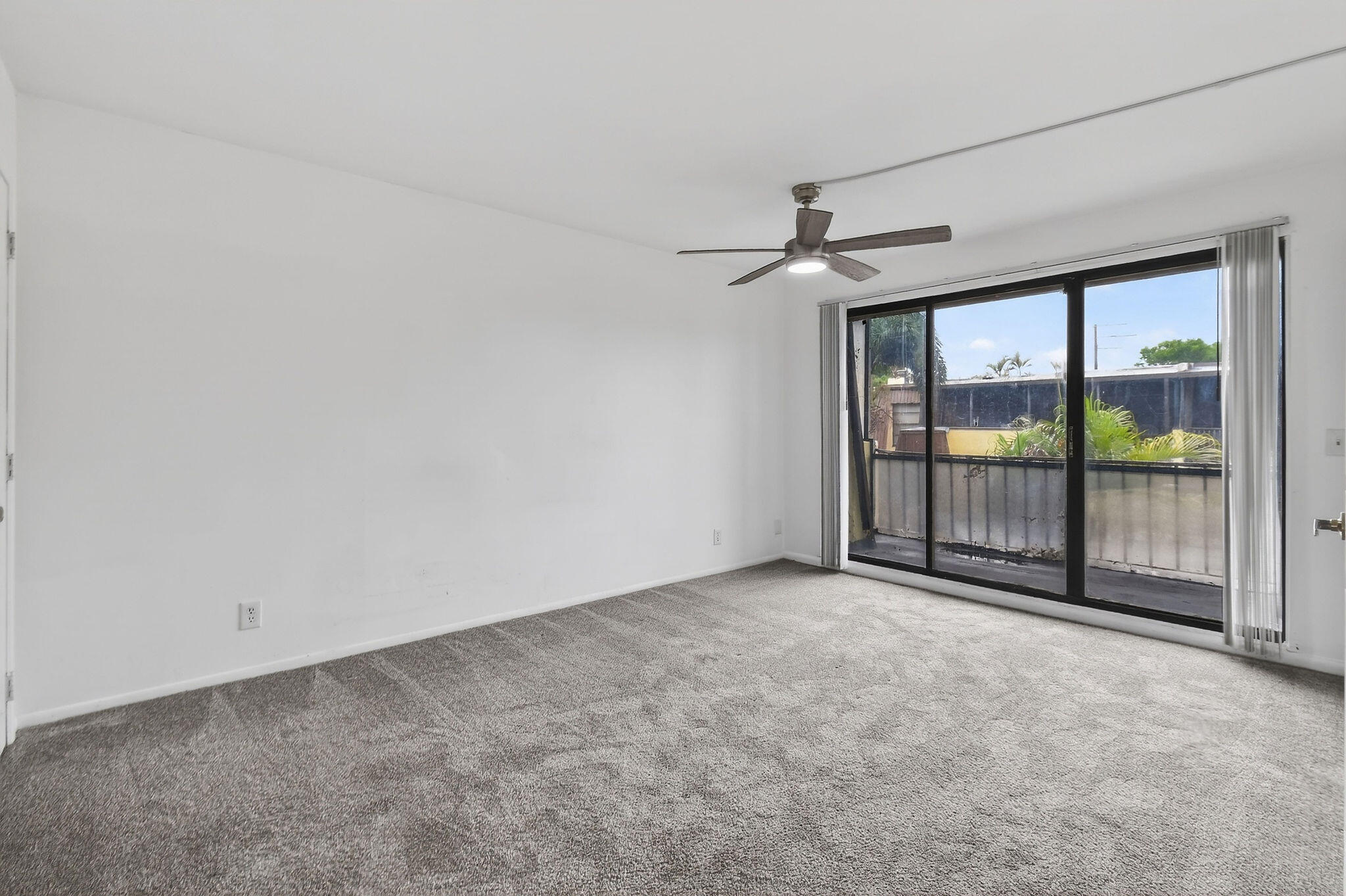 3502 Gardens E Drive B Property Photo 29