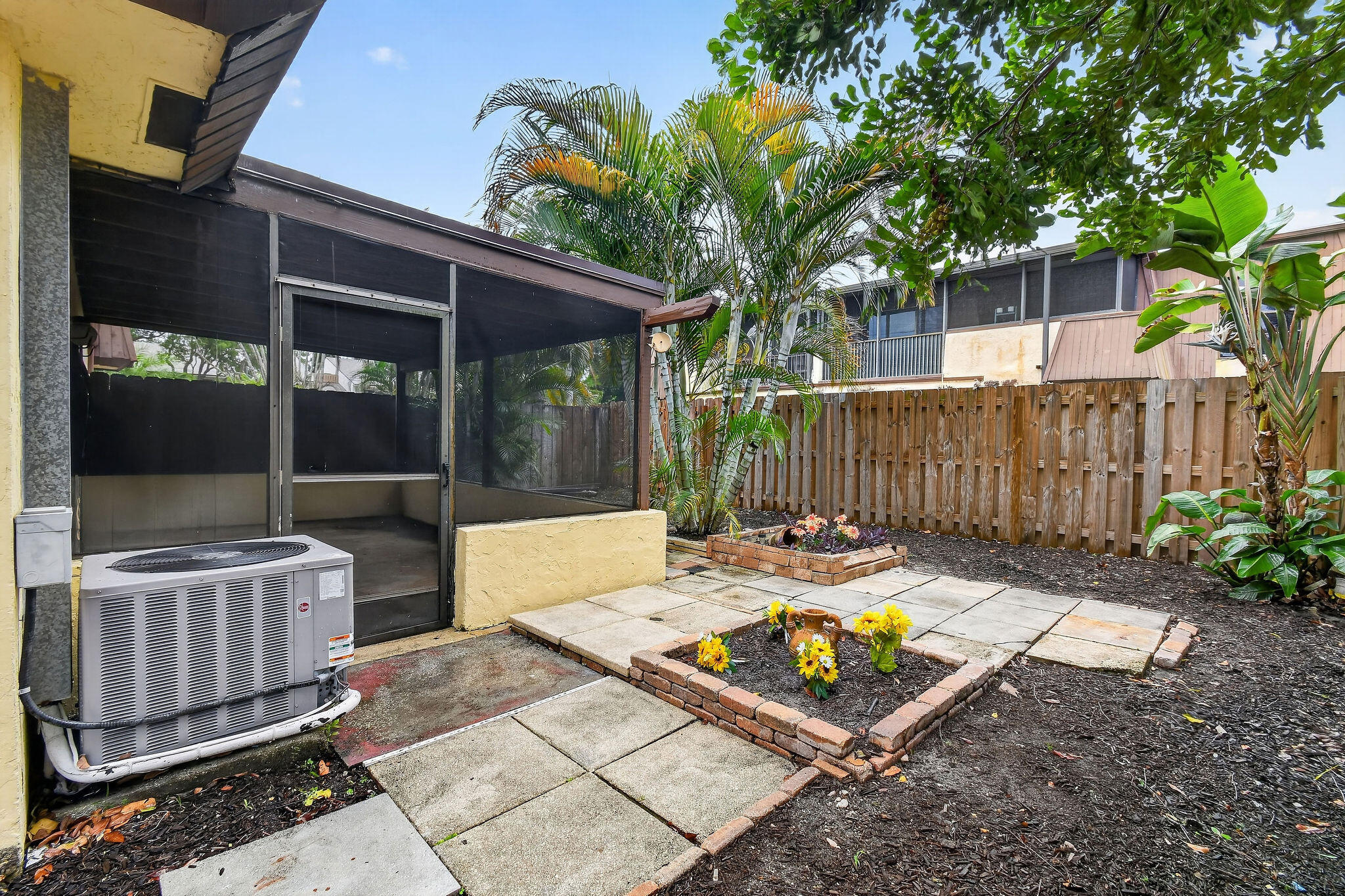 3502 Gardens E Drive B Property Photo 51