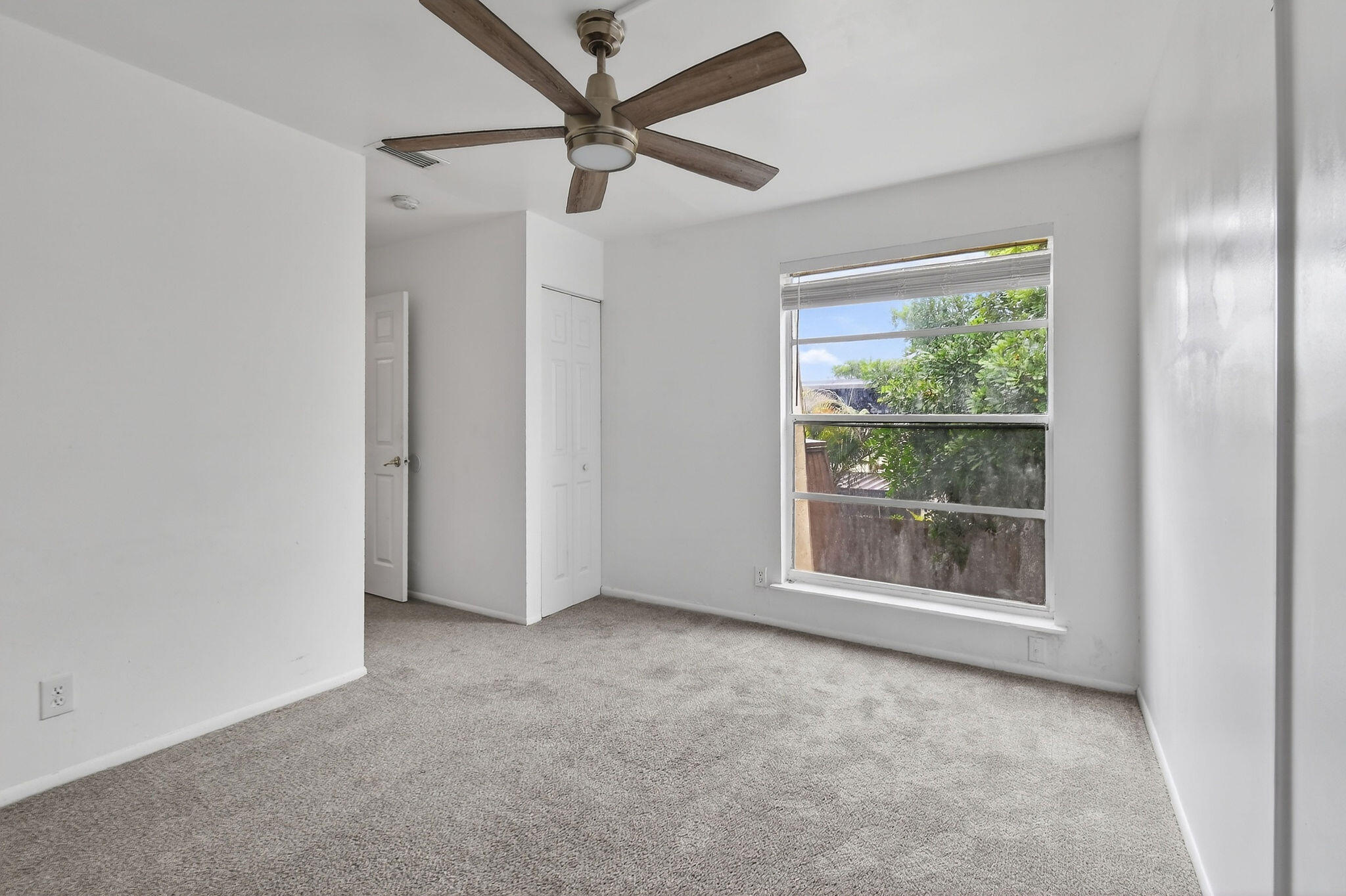 3502 Gardens E Drive B Property Photo 57