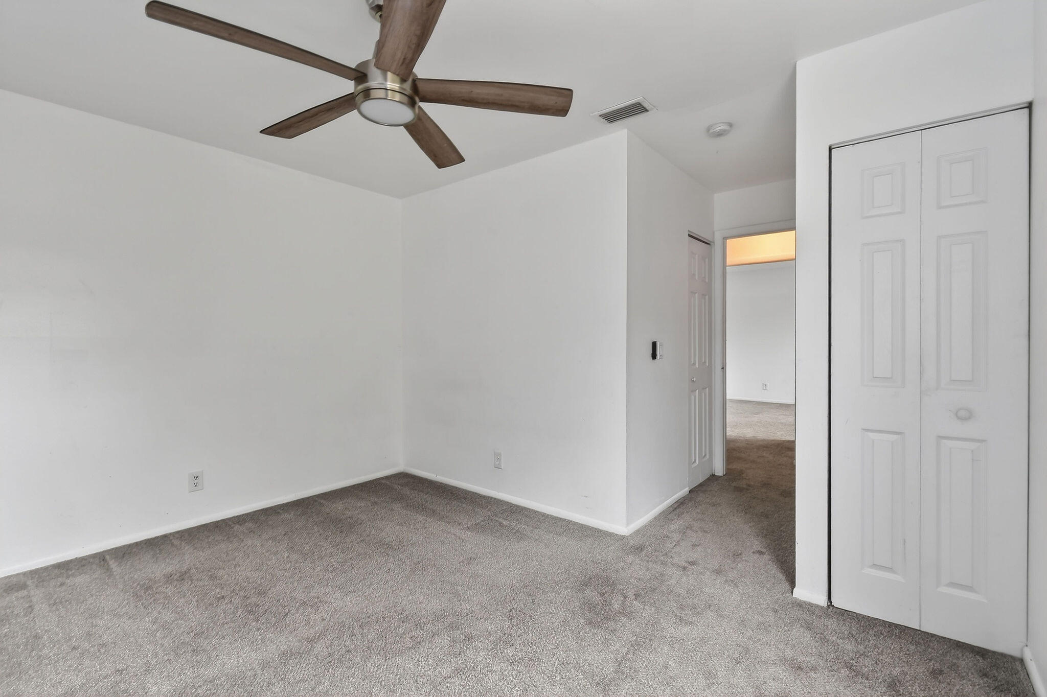 3502 Gardens E Drive B Property Photo 59