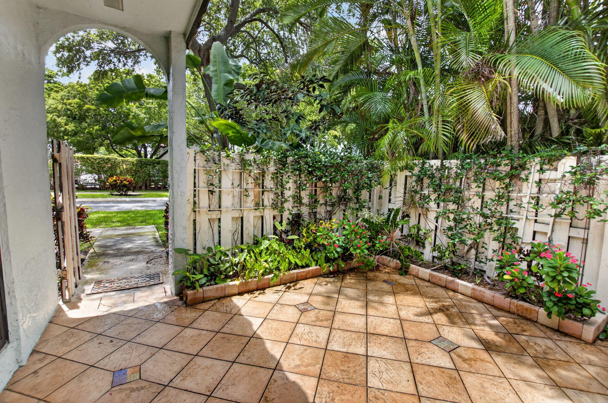 22270 Pineapple Walk Drive Property Photo 2