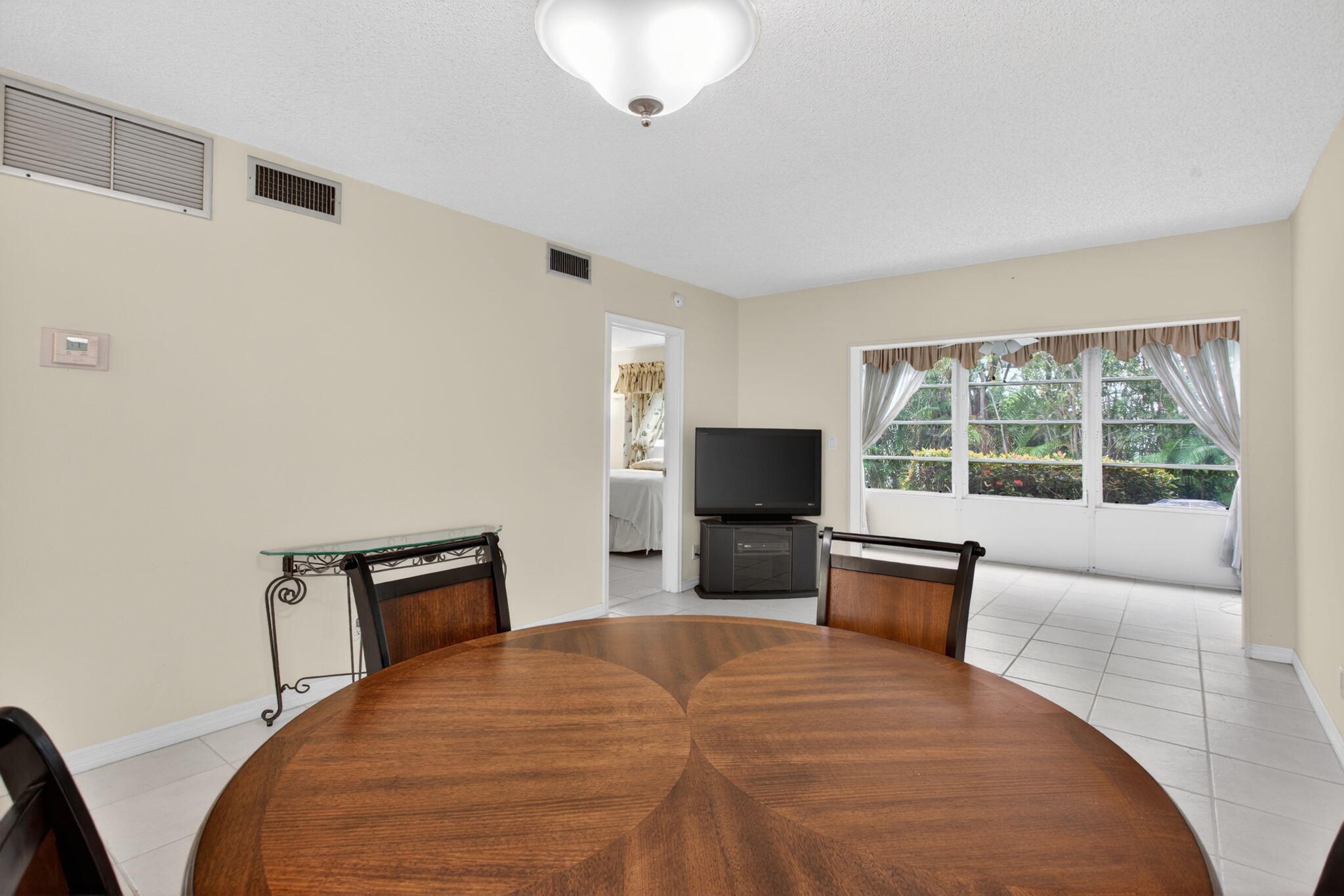 2115 Ne 42nd Court 109n Property Photo 11