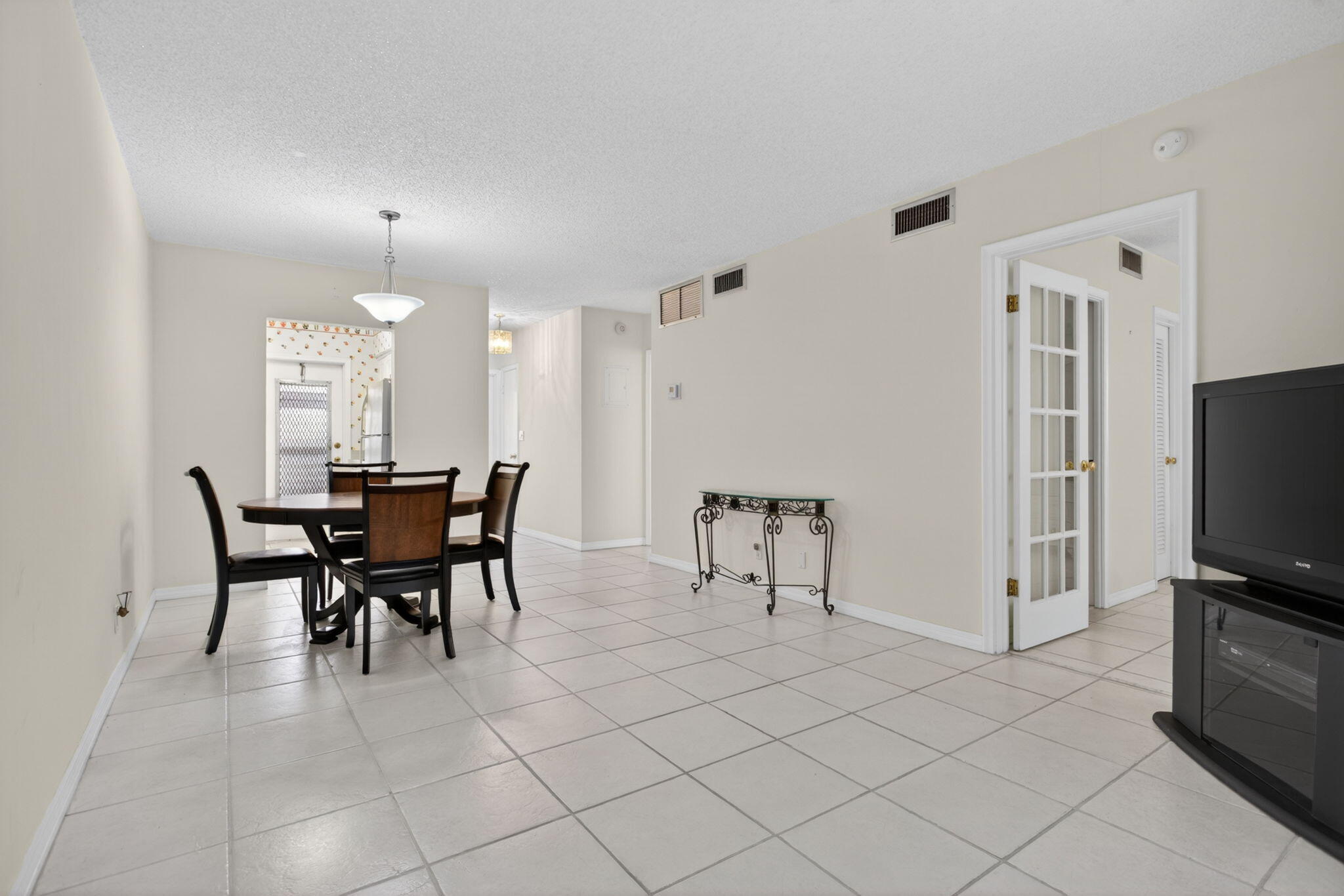 2115 Ne 42nd Court 109n Property Photo 15
