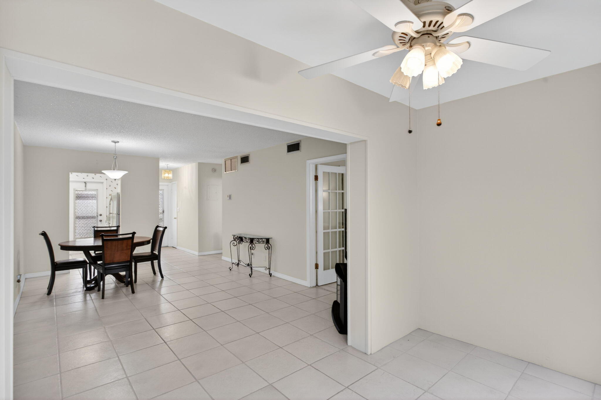 2115 Ne 42nd Court 109n Property Photo 16