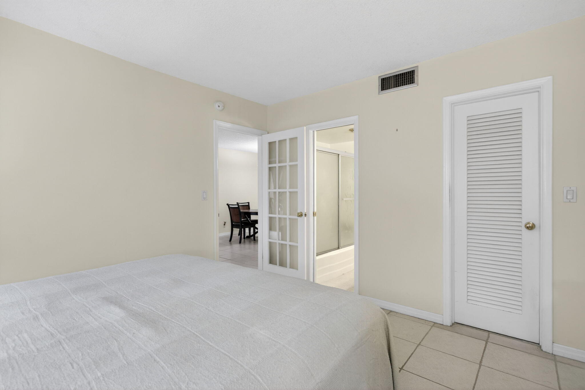 2115 Ne 42nd Court 109n Property Photo 20