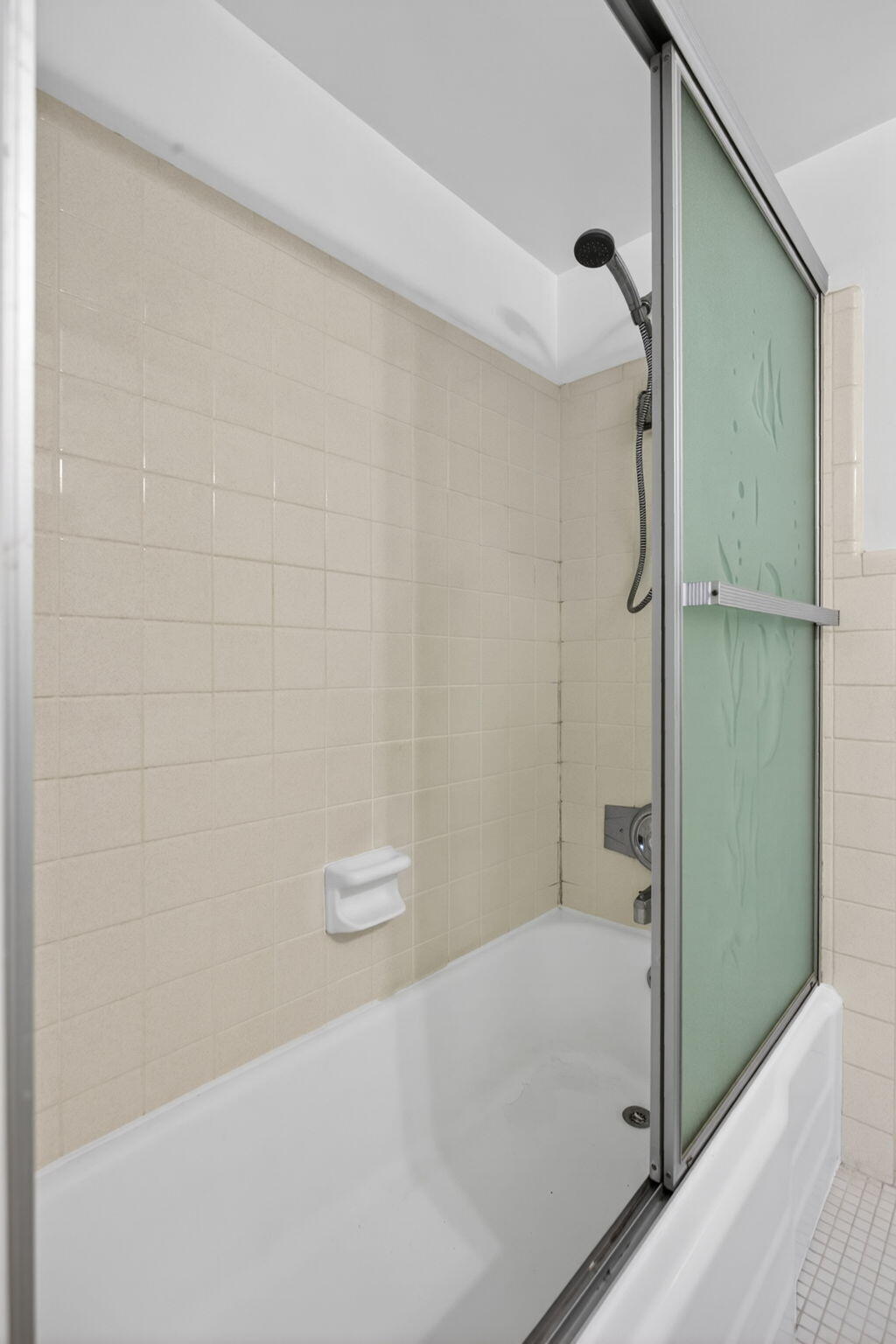 2115 Ne 42nd Court 109n Property Photo 26