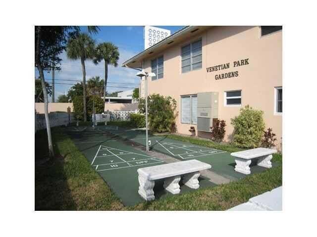 2115 Ne 42nd Court 109n Property Photo 30