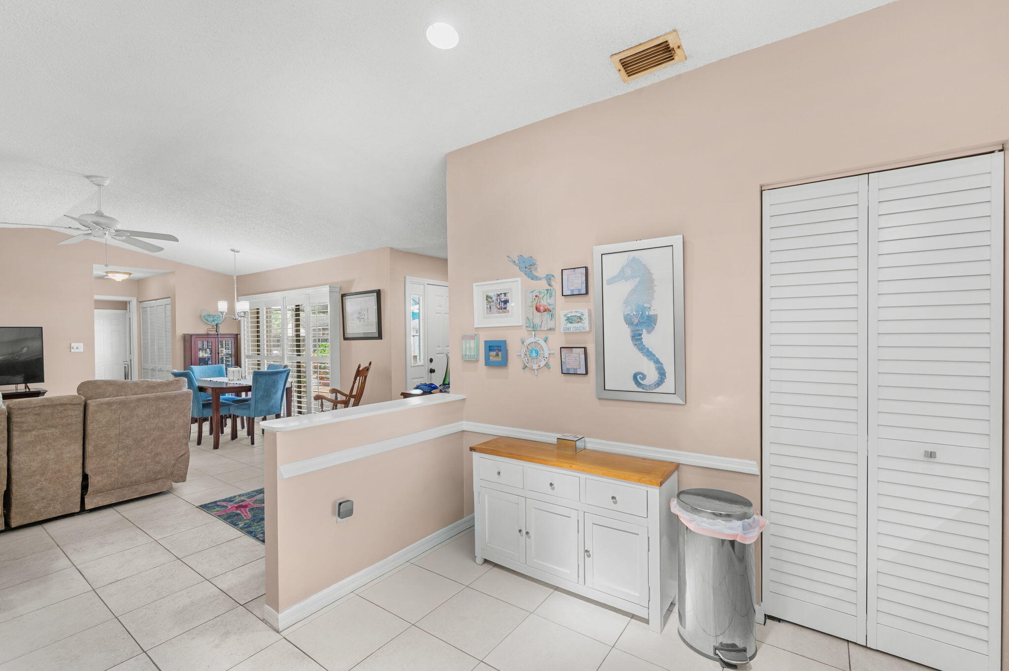1531 Pheasant Walk C Property Photo 4
