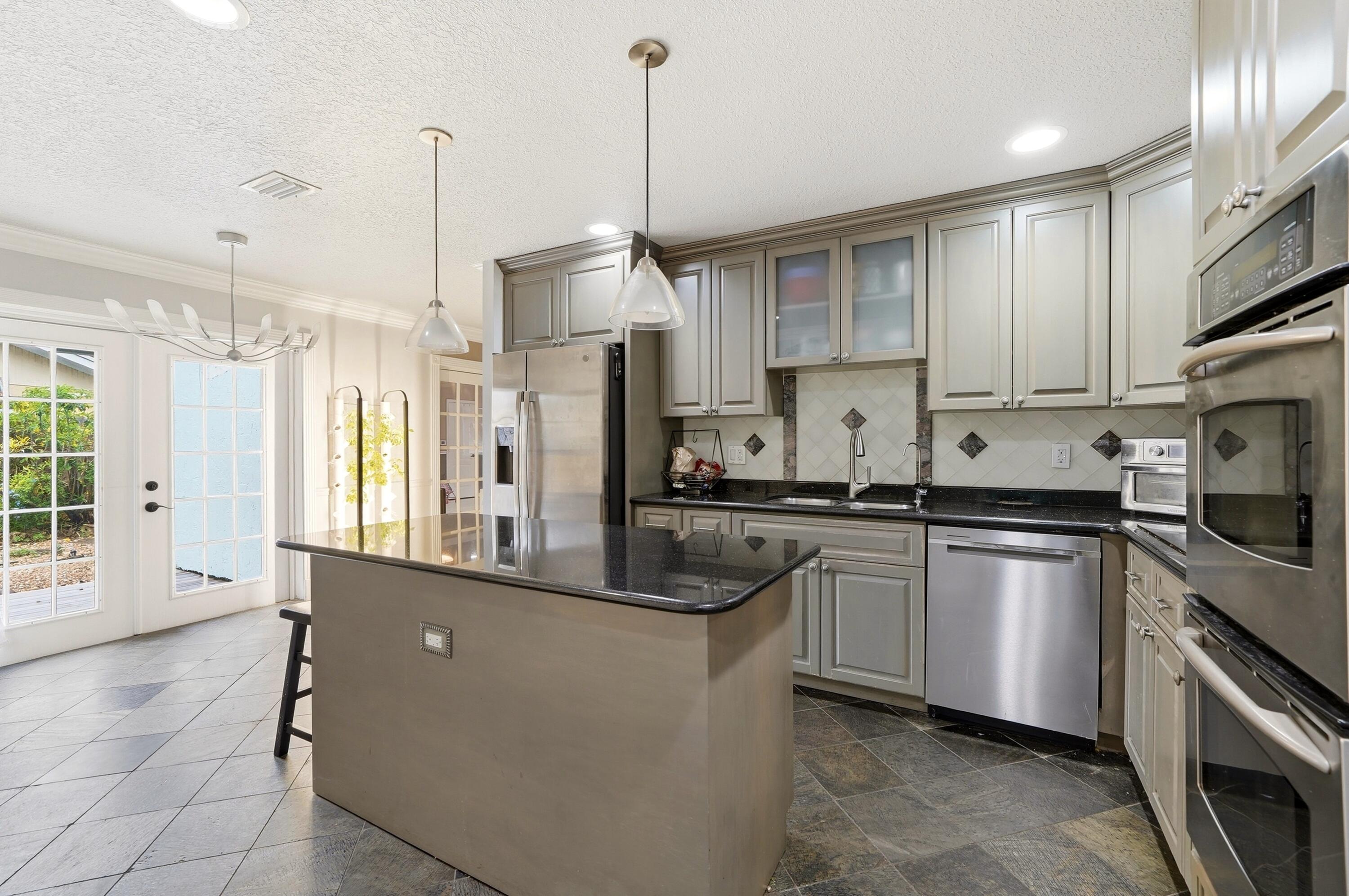 12106 Sailboat Way Property Photo 9