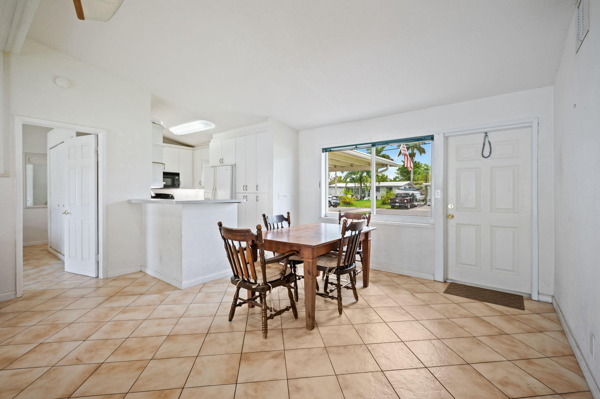2637 Marathon Lane Property Photo 6