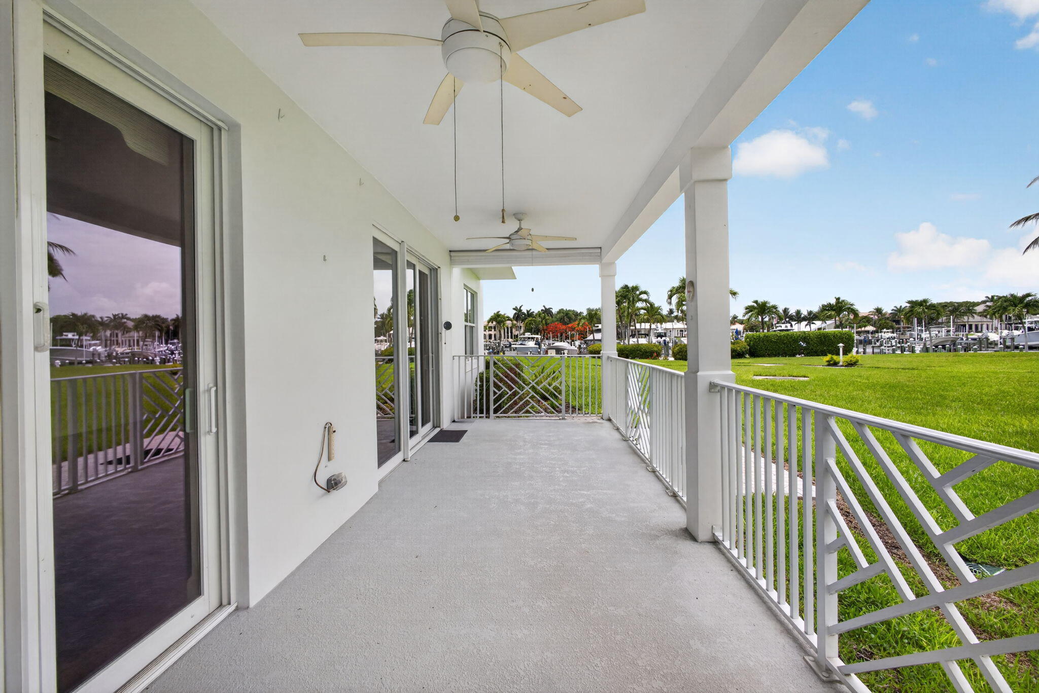 712 Bay Colony Drive S Property Photo 4