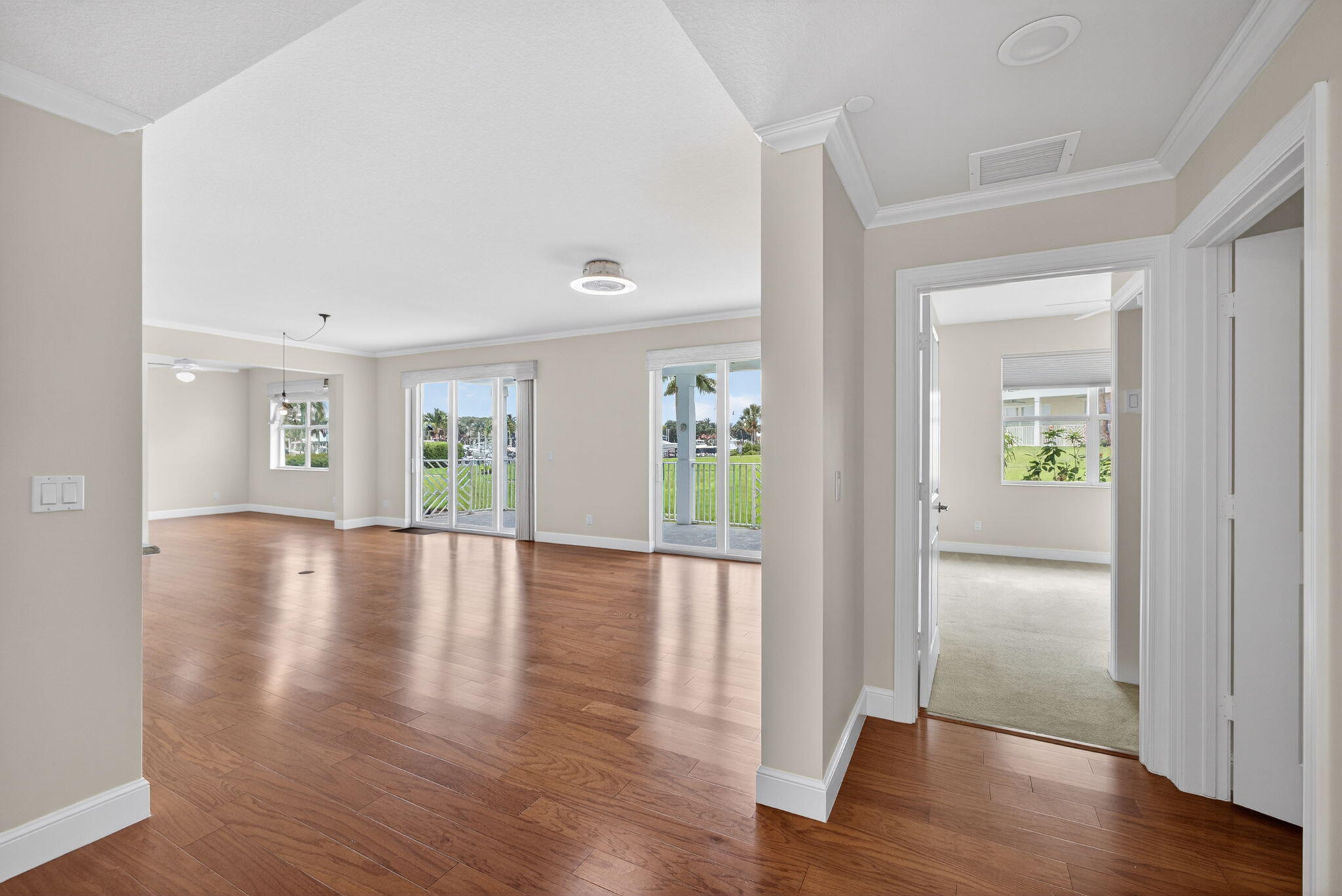 712 Bay Colony Drive S Property Photo 9