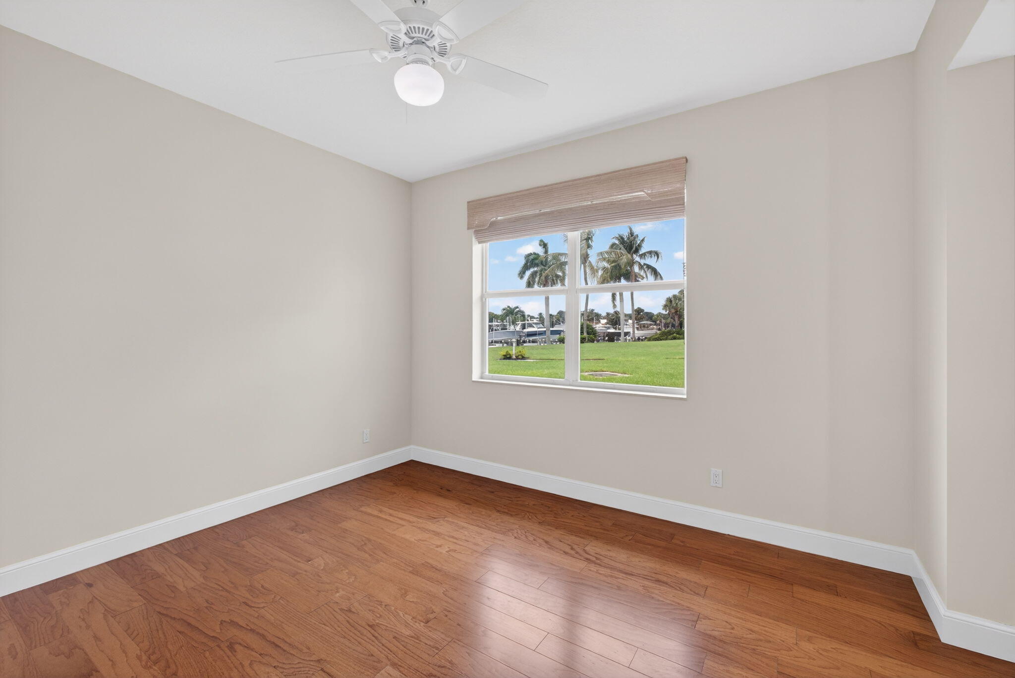 712 Bay Colony Drive S Property Photo 13