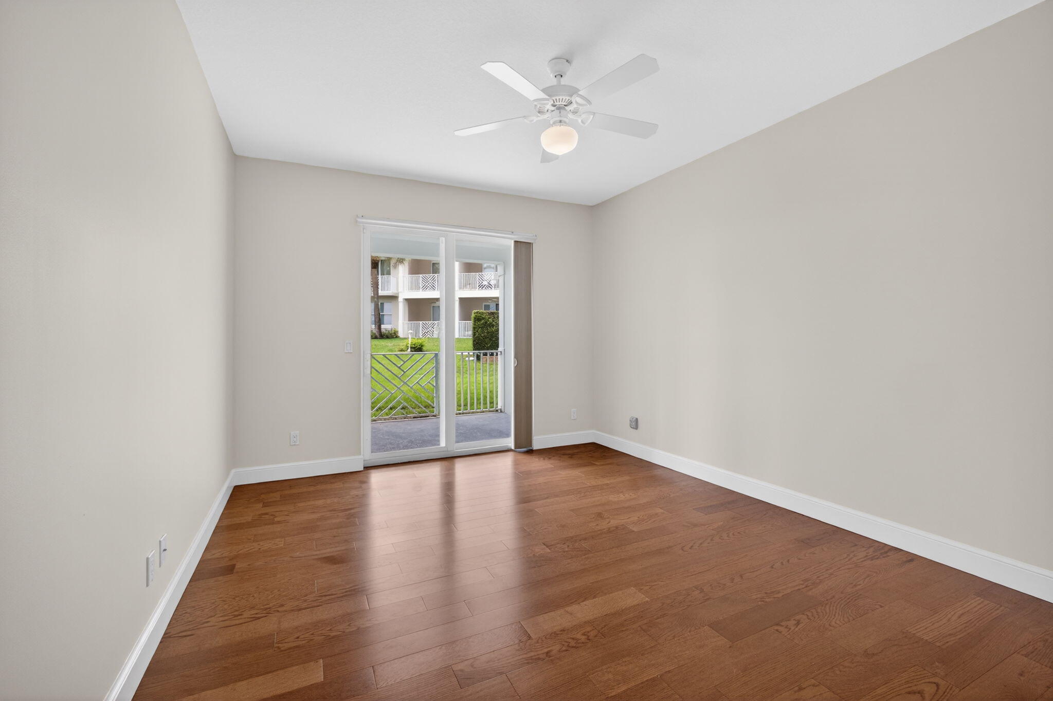 712 Bay Colony Drive S Property Photo 20