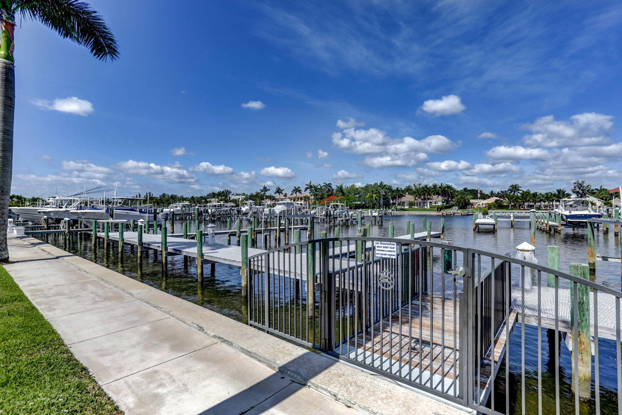712 Bay Colony Drive S Property Photo 46