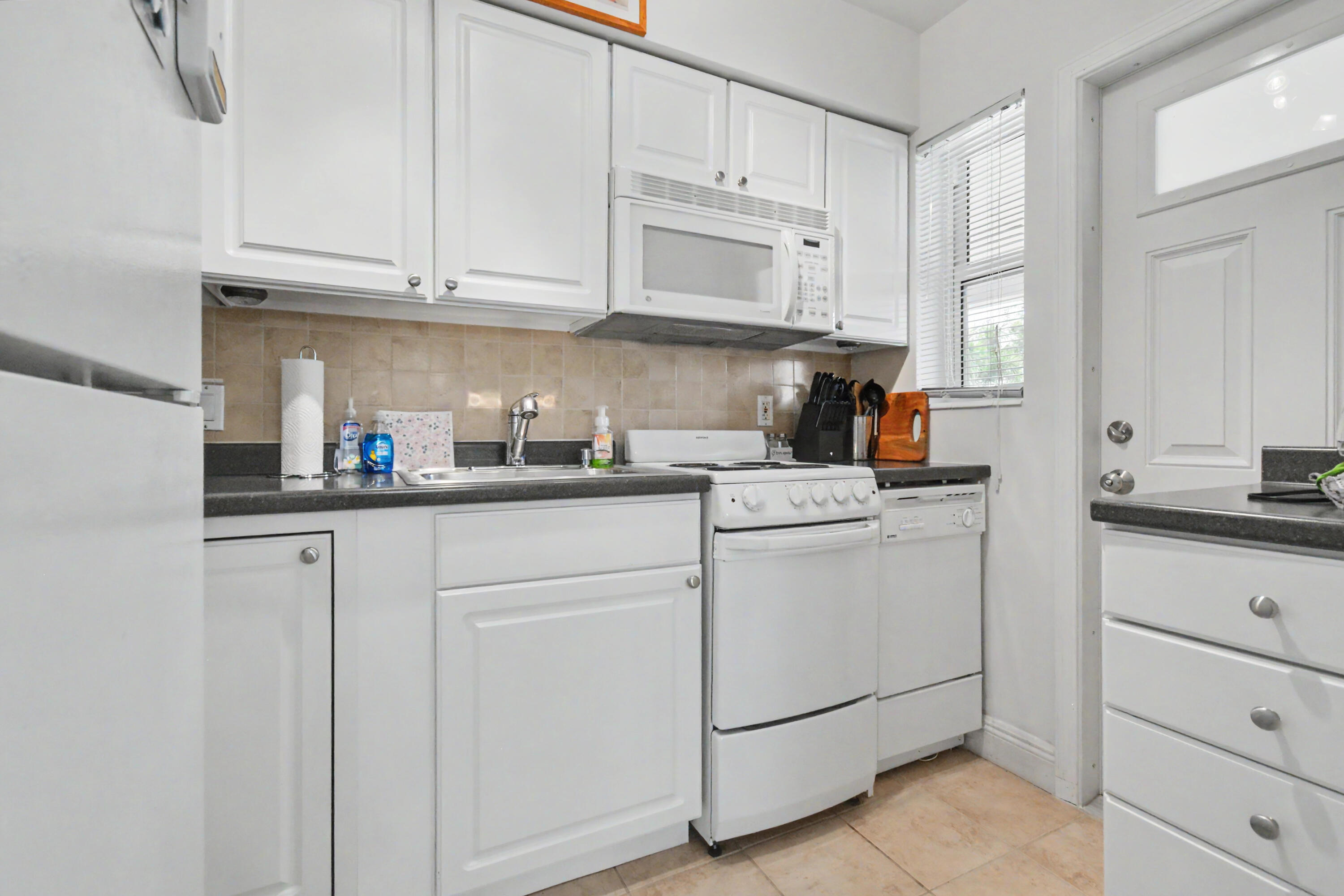 2701 Ne 1st Street 201 Property Photo 5