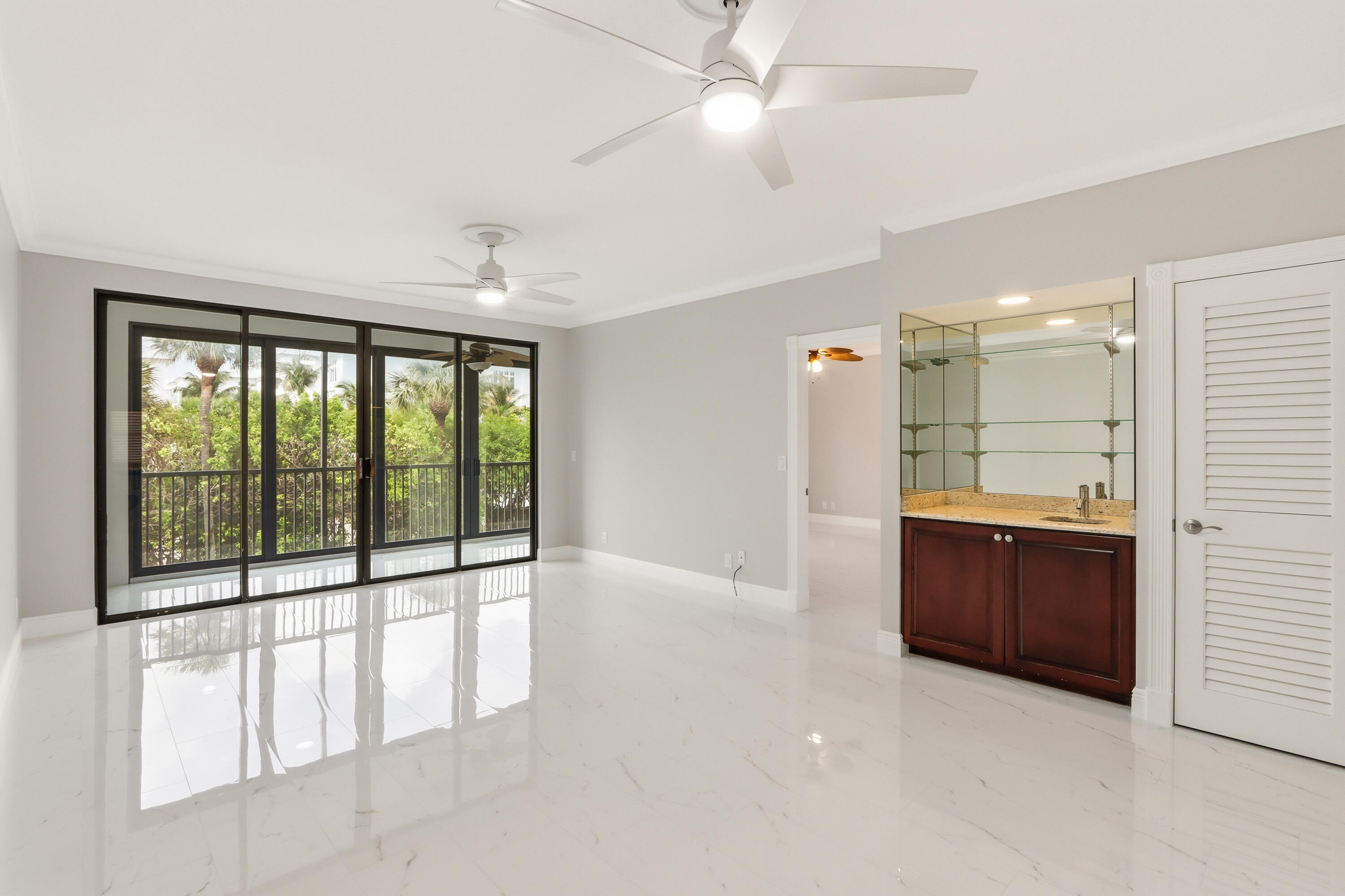 220 Lake Drive 206 Property Photo 7