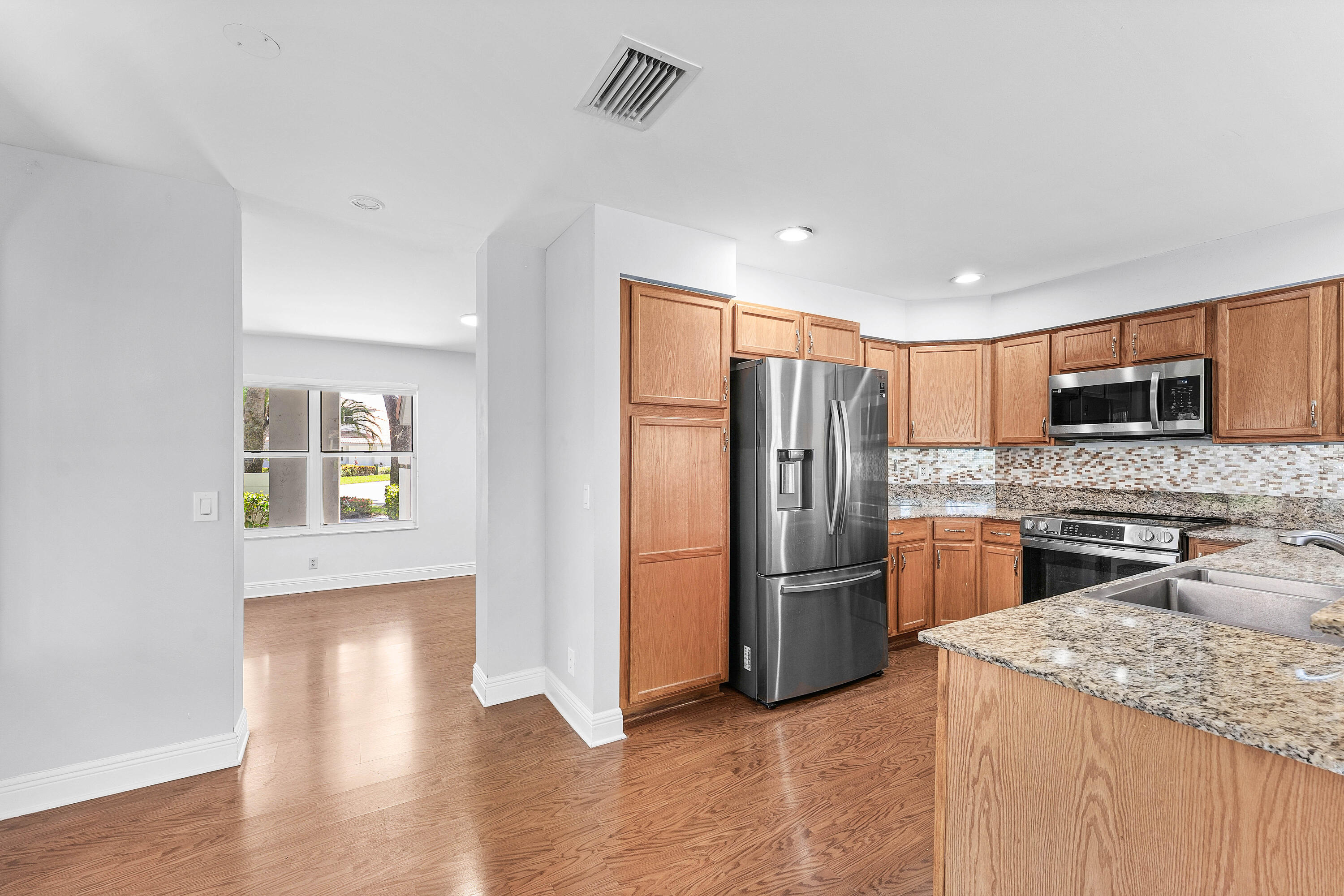2011 Nw 53rd Street Property Photo 8