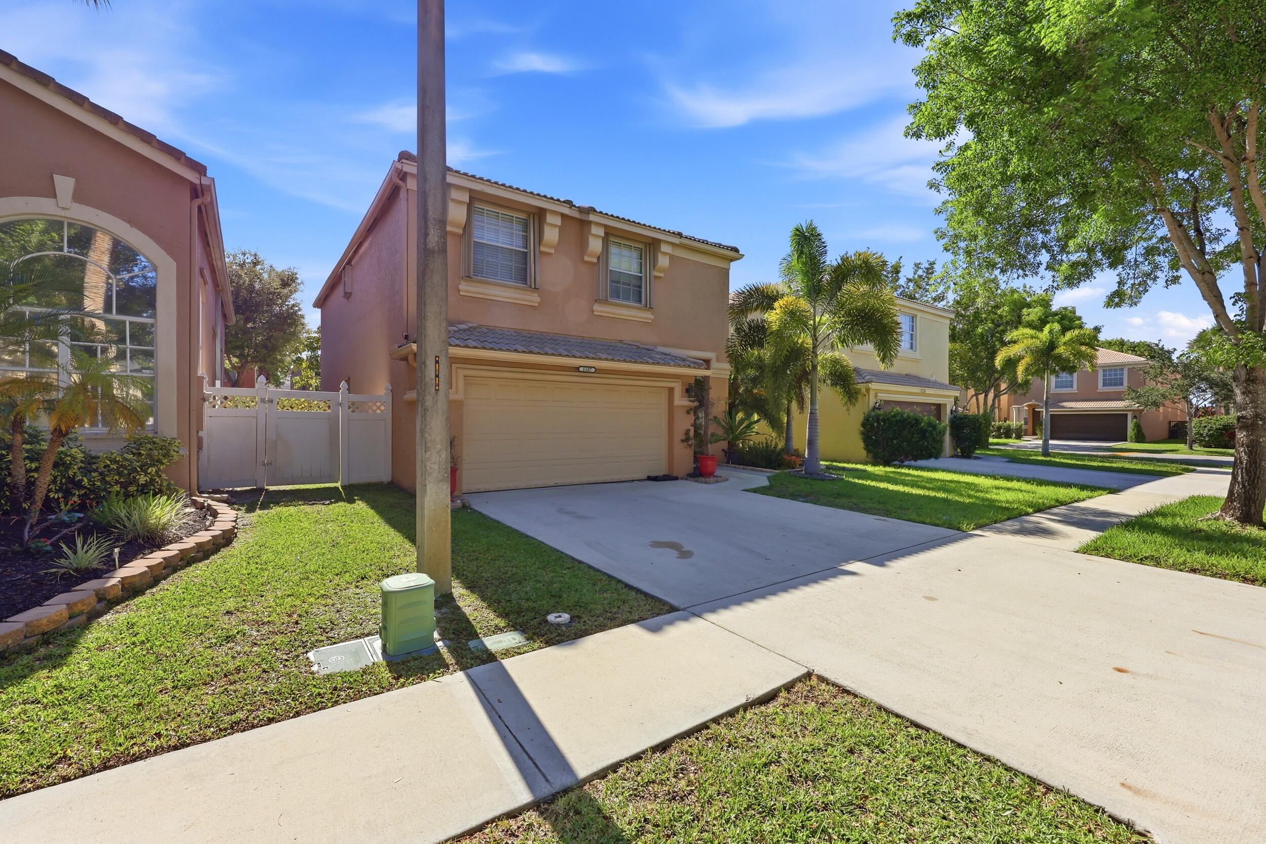 1327 Isleworth Court Property Photo 2