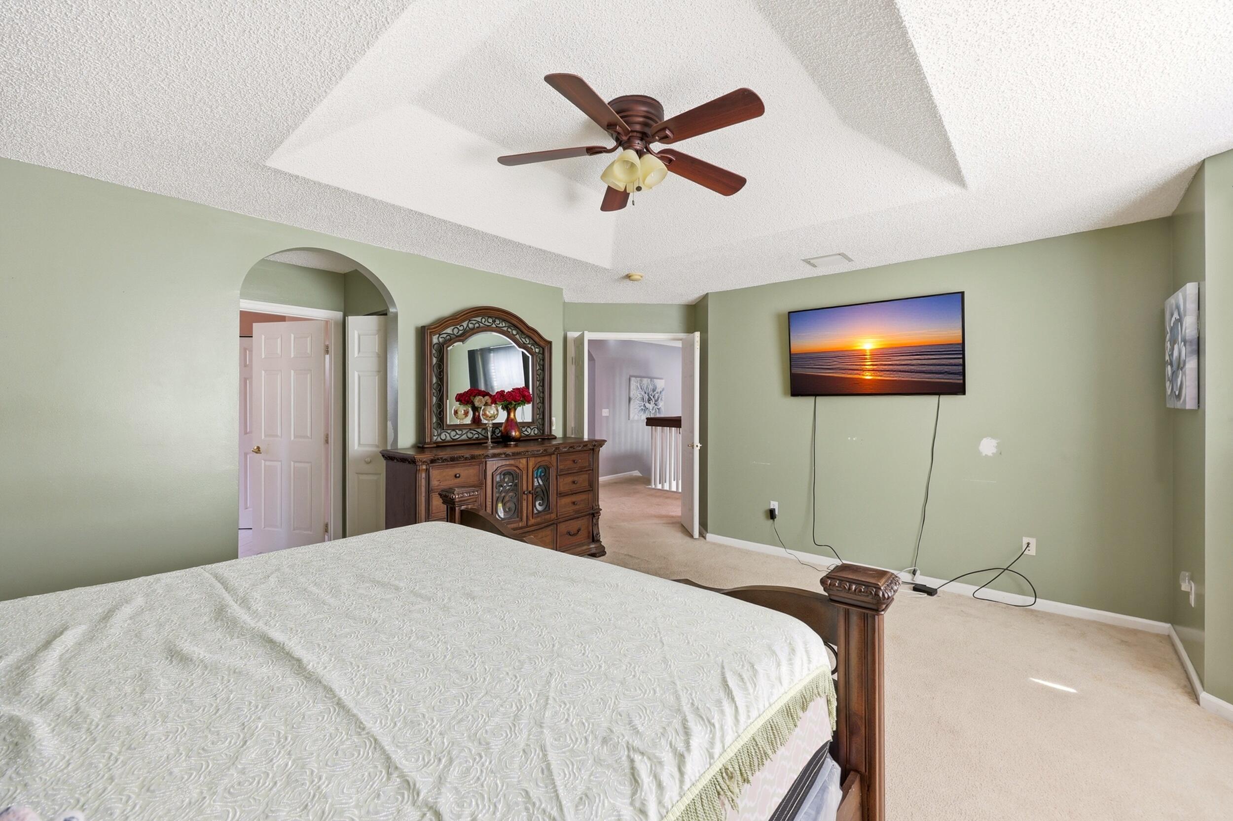 1327 Isleworth Court Property Photo 6