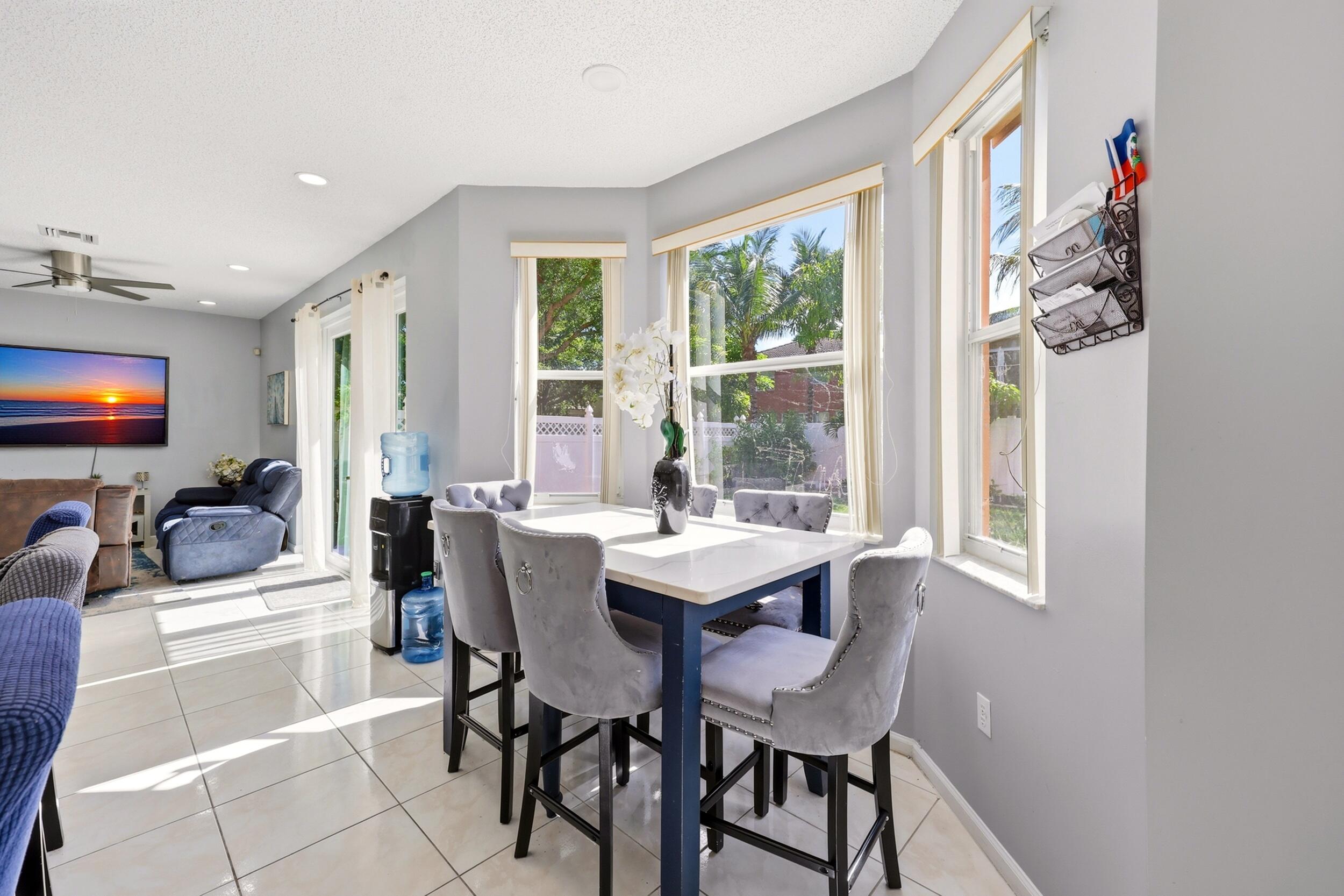 1327 Isleworth Court Property Photo 9
