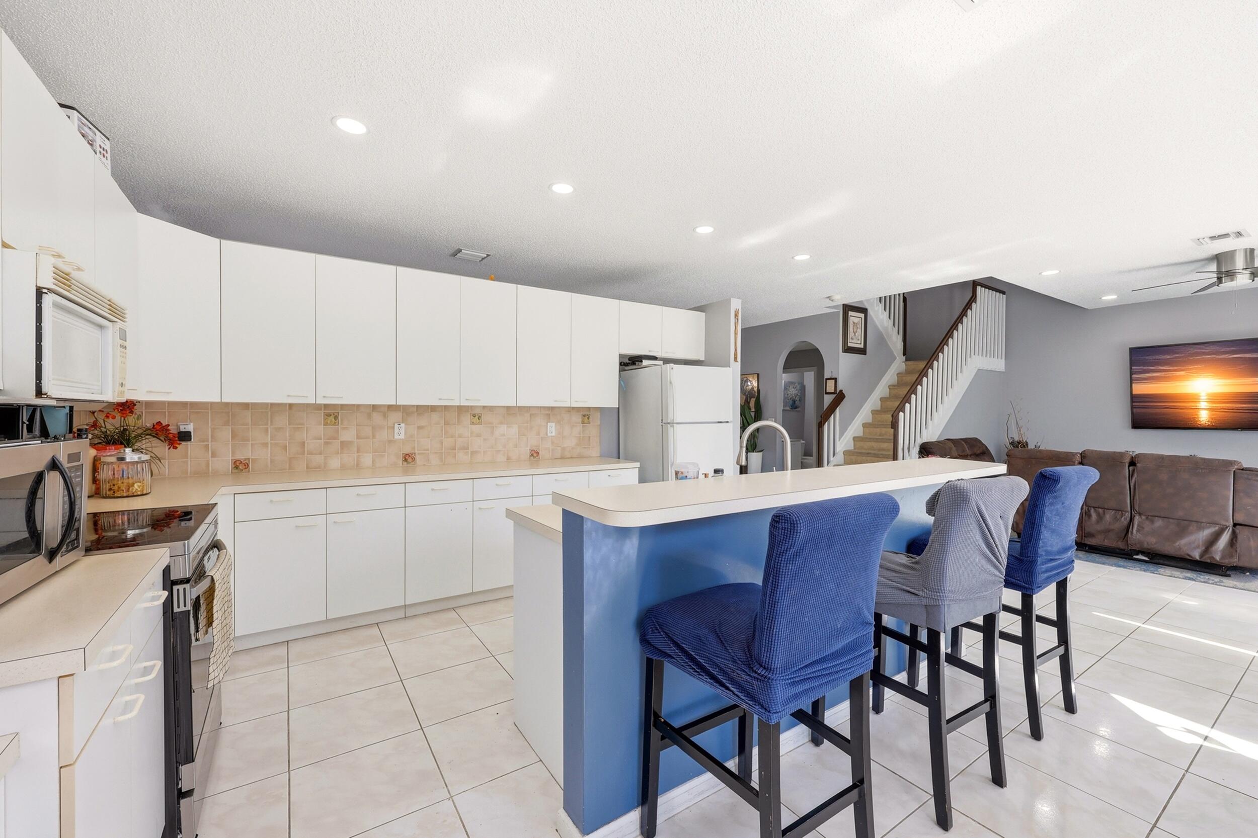 1327 Isleworth Court Property Photo 10