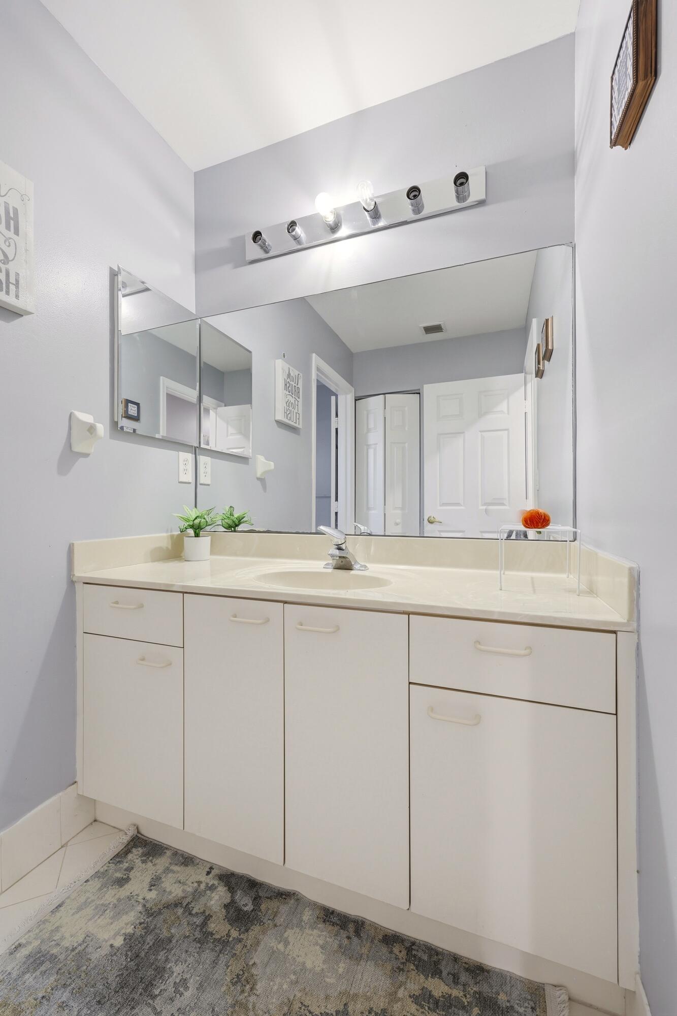 1327 Isleworth Court Property Photo 13