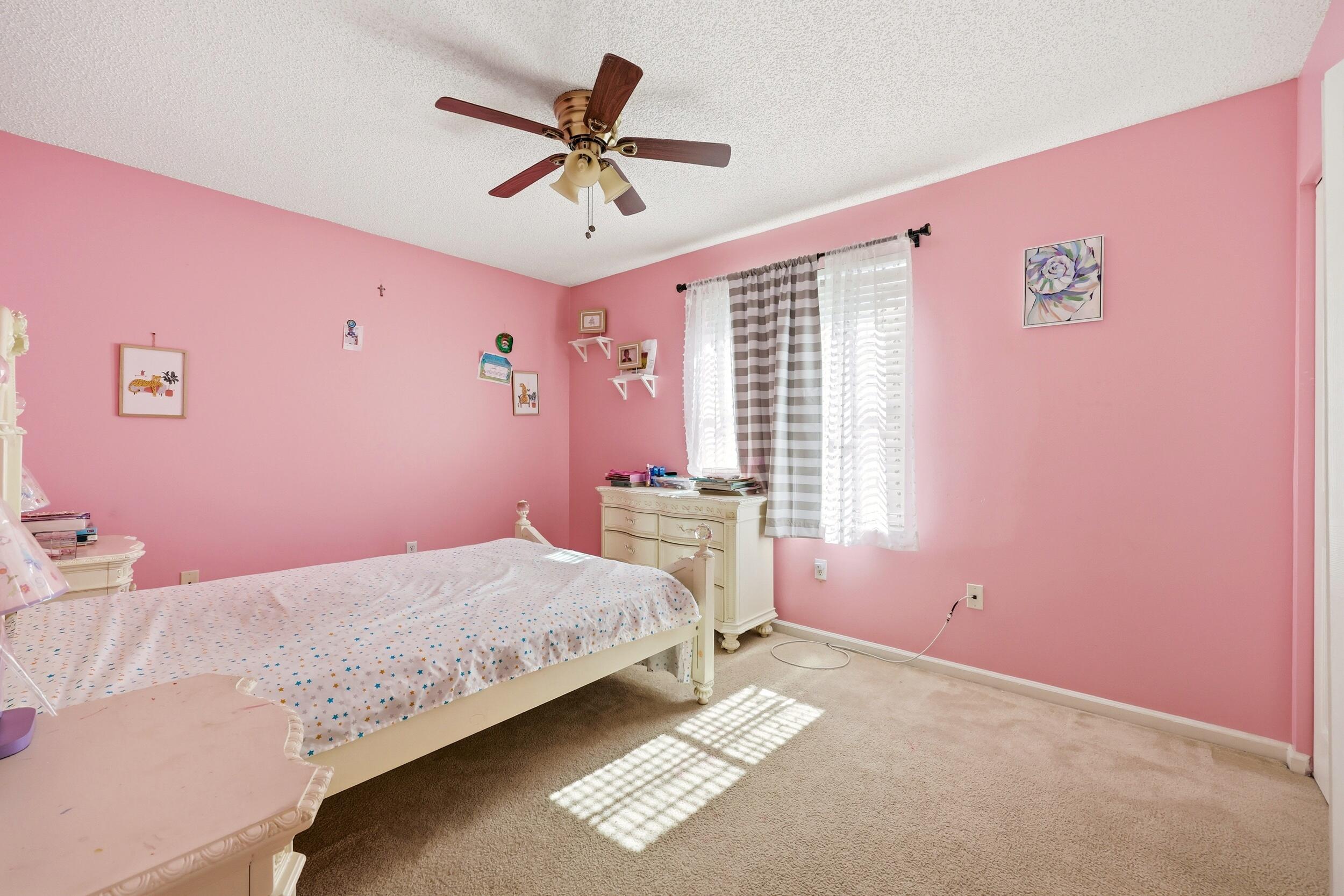 1327 Isleworth Court Property Photo 17