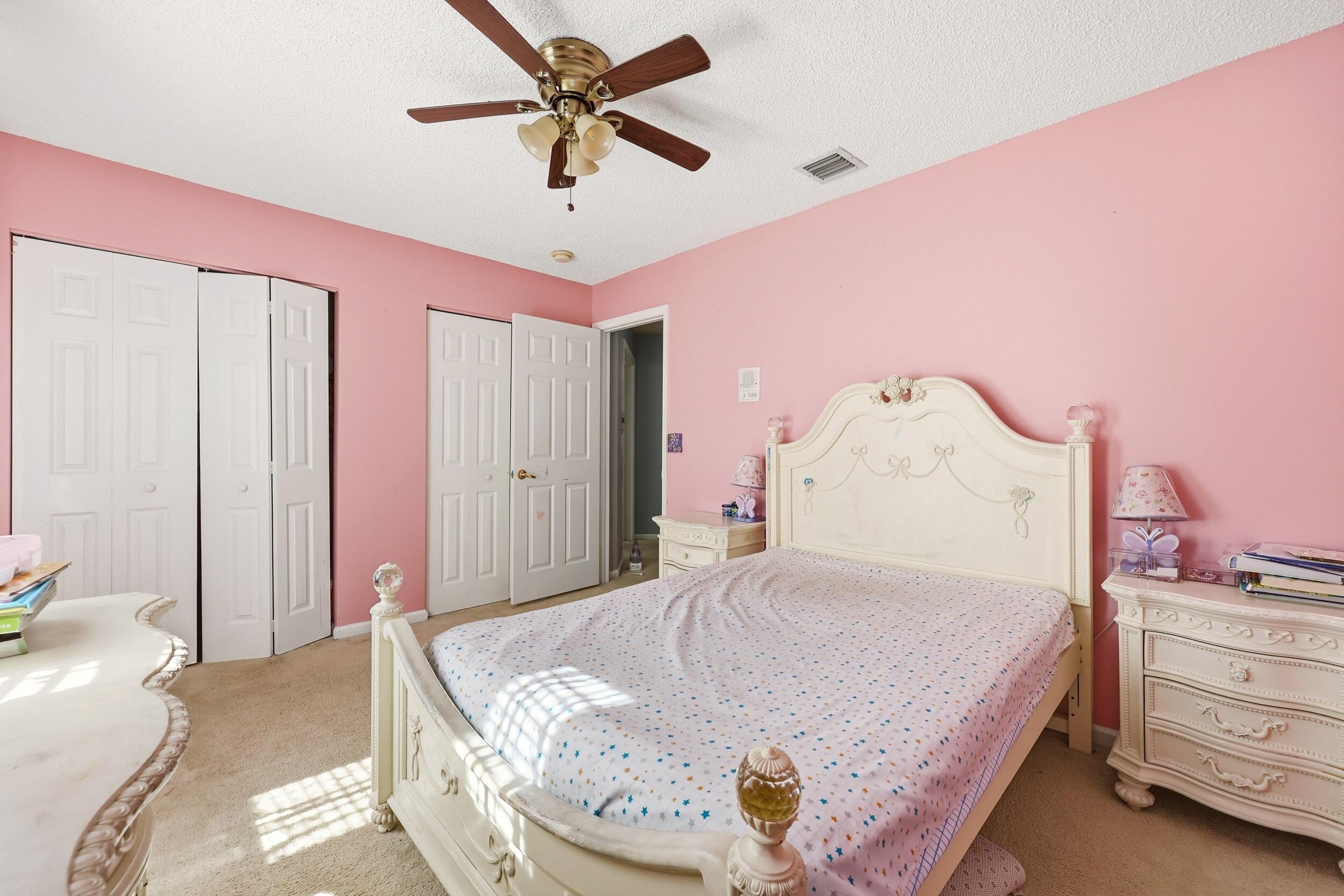1327 Isleworth Court Property Photo 18