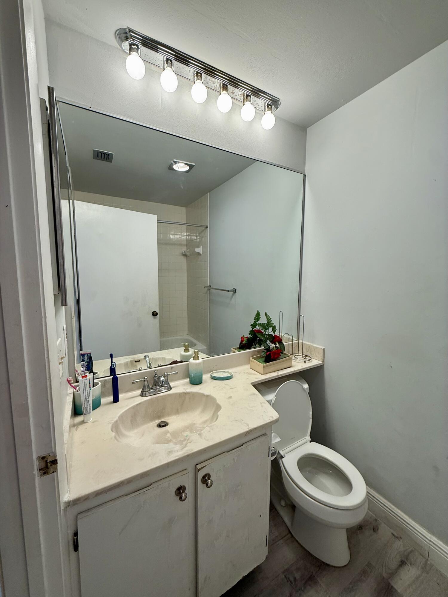 3927 Vine Tree Trail B Property Photo 11