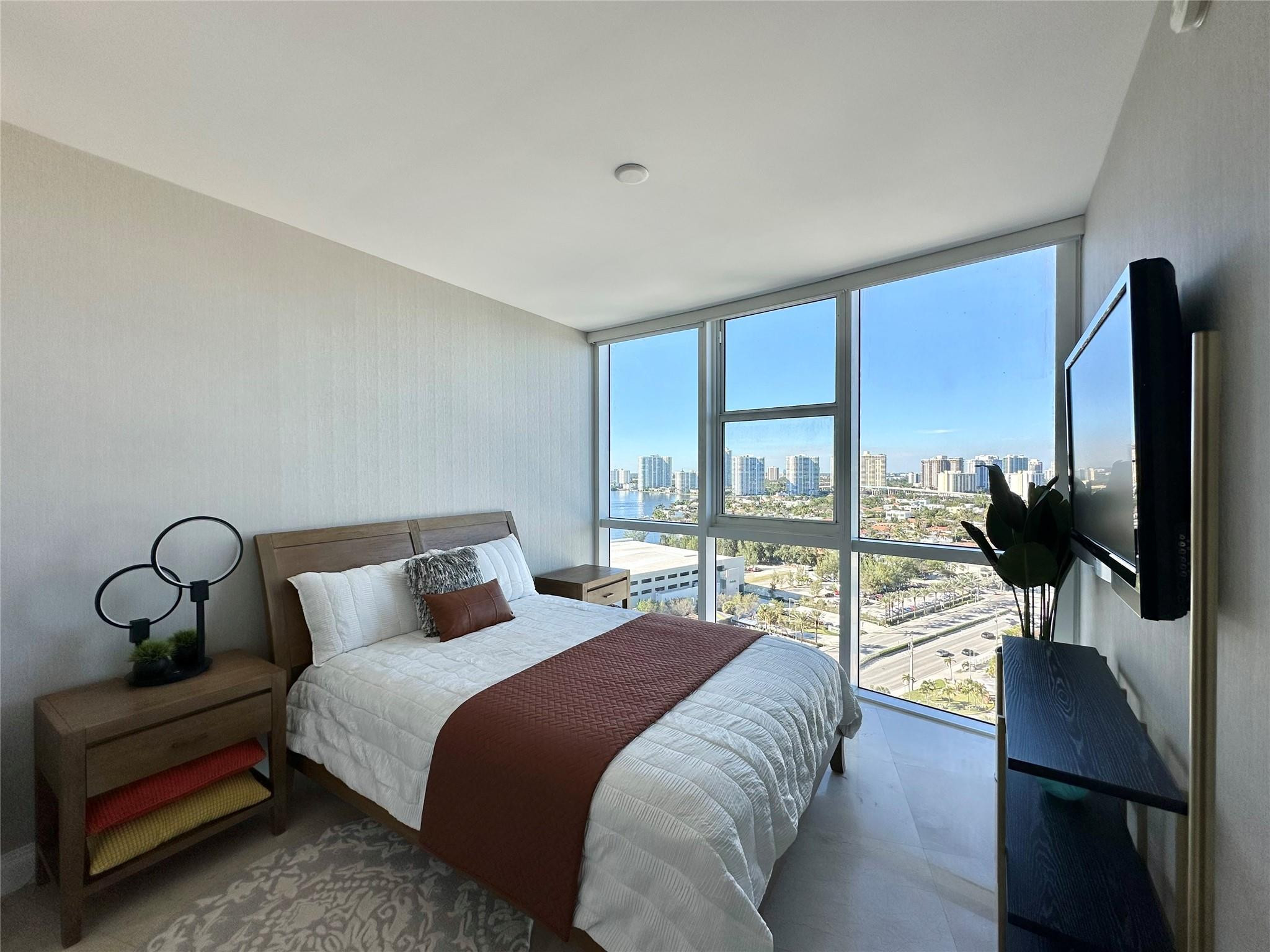 18201 Collins Avenue 1901 Property Photo 8