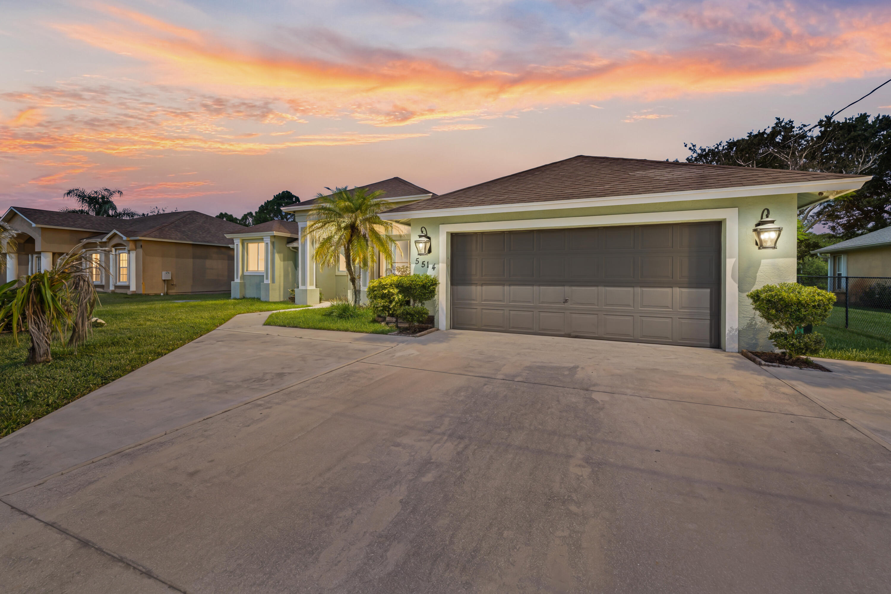5514 NW West Lundy Circle Property Photo 1