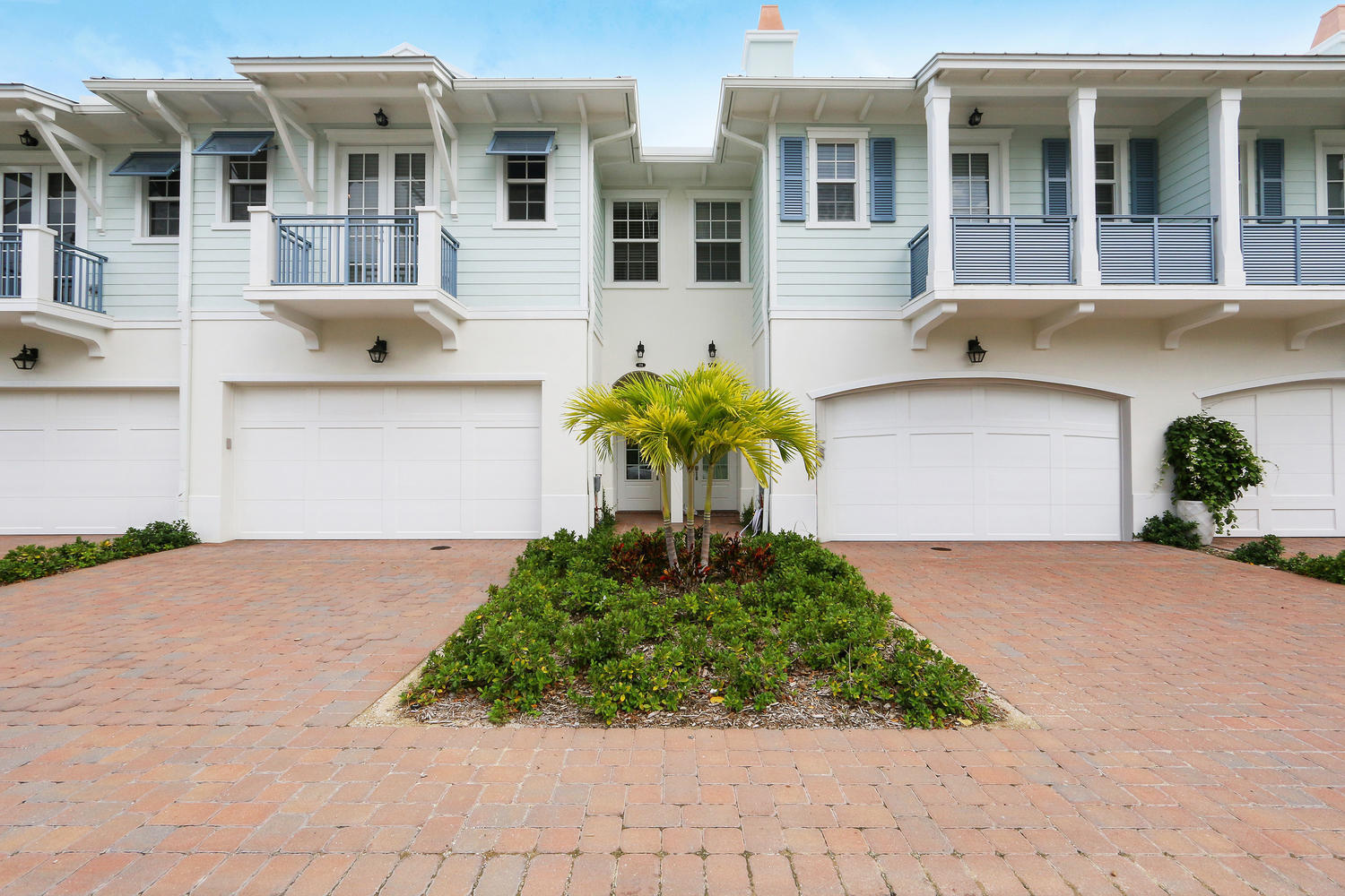 114 Ocean Breeze Drive Property Photo 2
