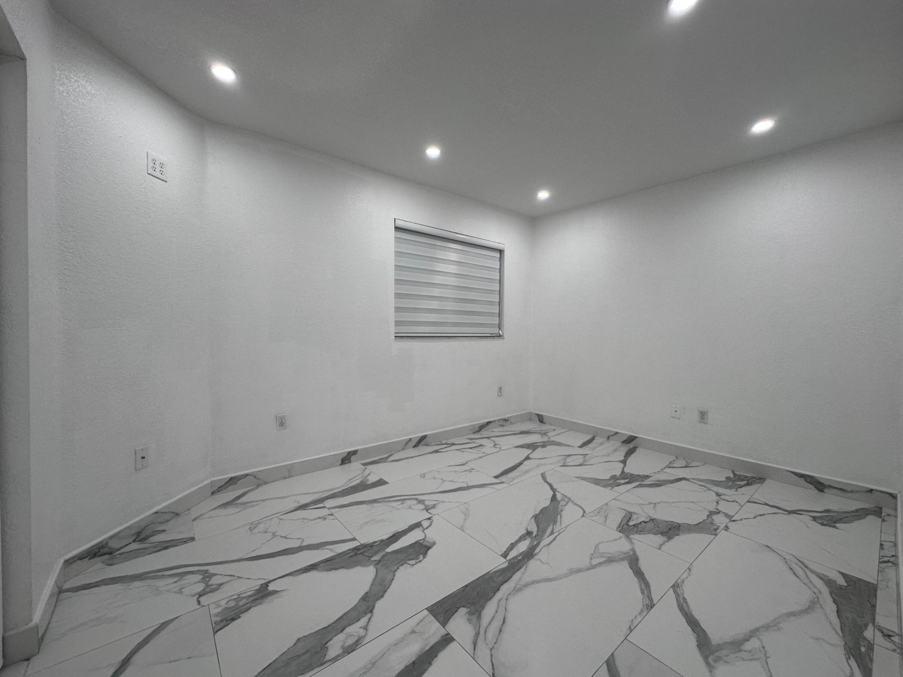 300 E 4th Street 103 Property Photo 24