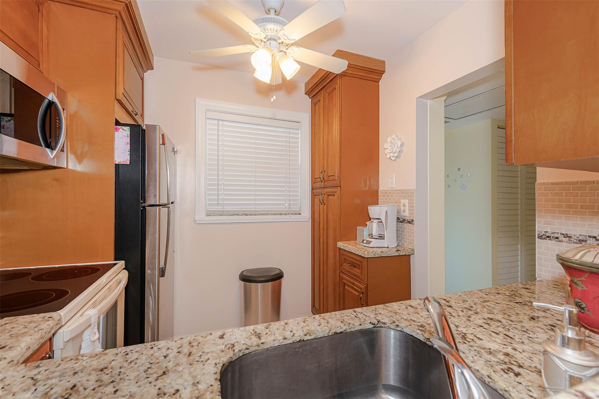 3431 Nw 50th Avenue 104 Property Photo 3