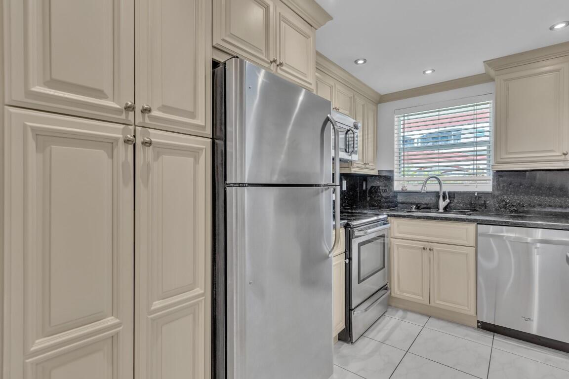 580 Egret Drive 121 Property Photo 14