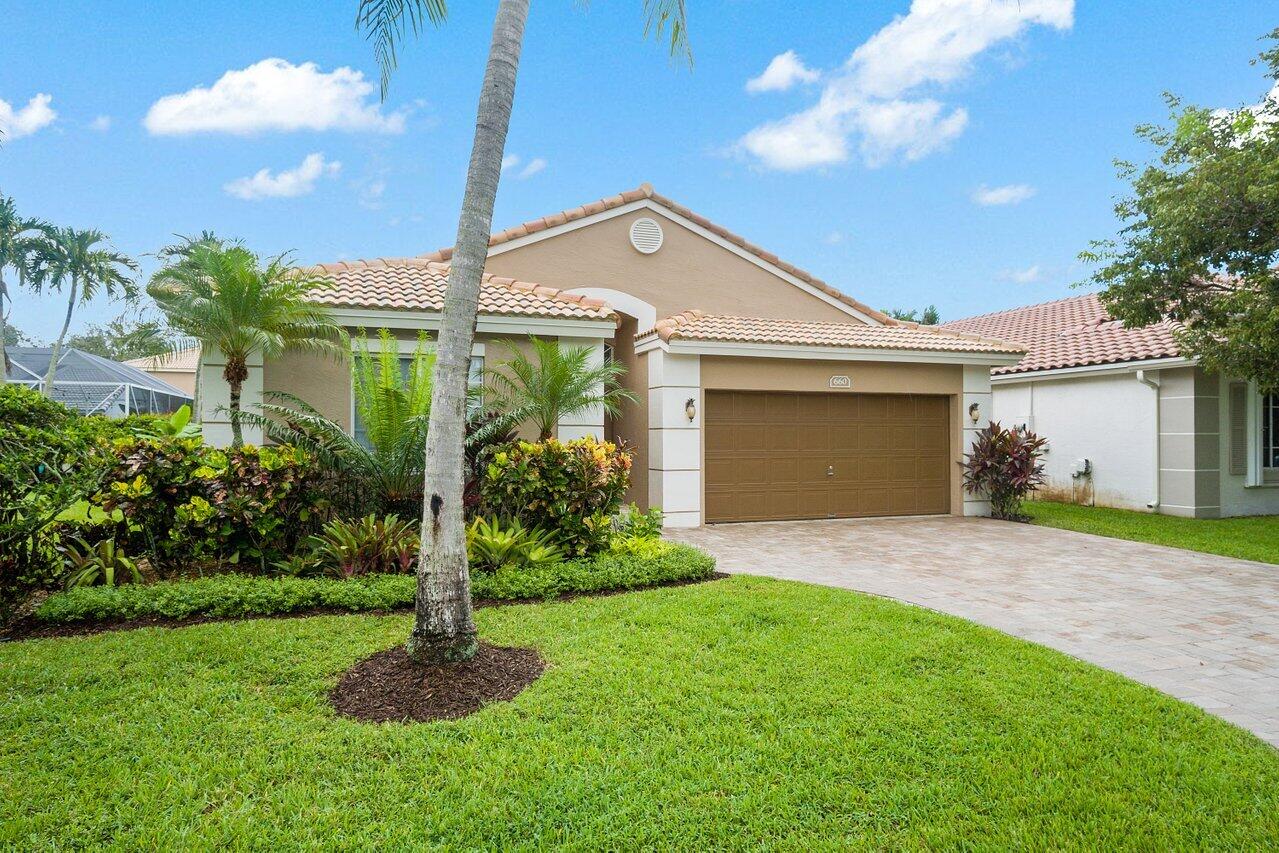 660 Nw 45th Avenue Property Photo 3