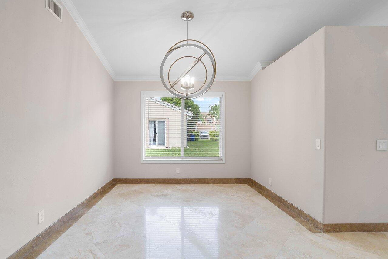 660 Nw 45th Avenue Property Photo 8