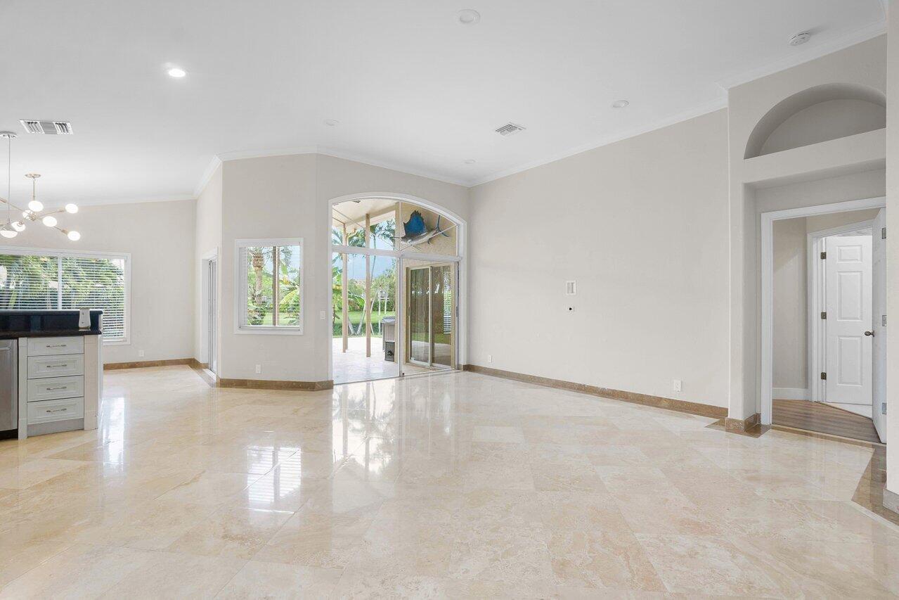 660 Nw 45th Avenue Property Photo 10