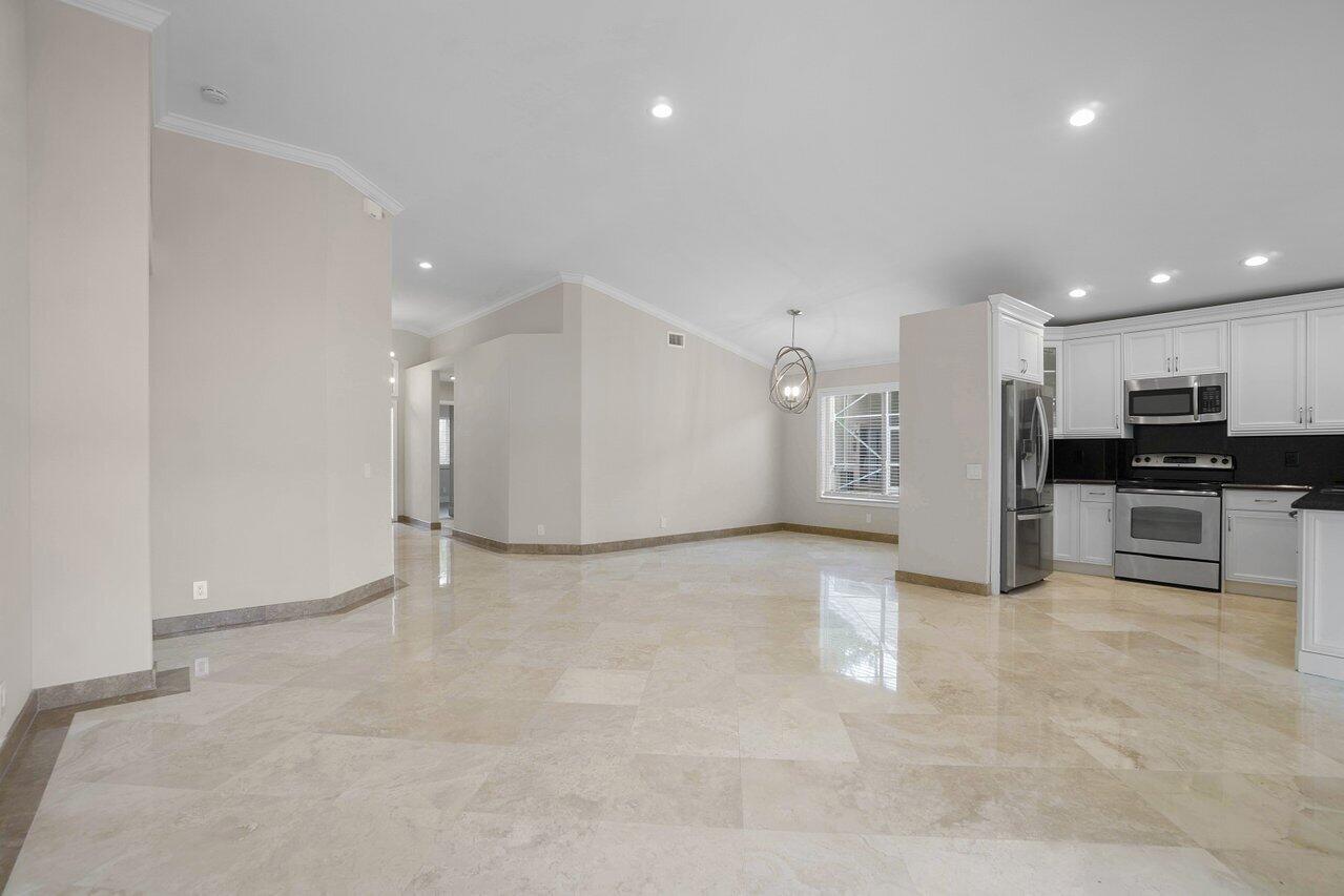 660 Nw 45th Avenue Property Photo 13