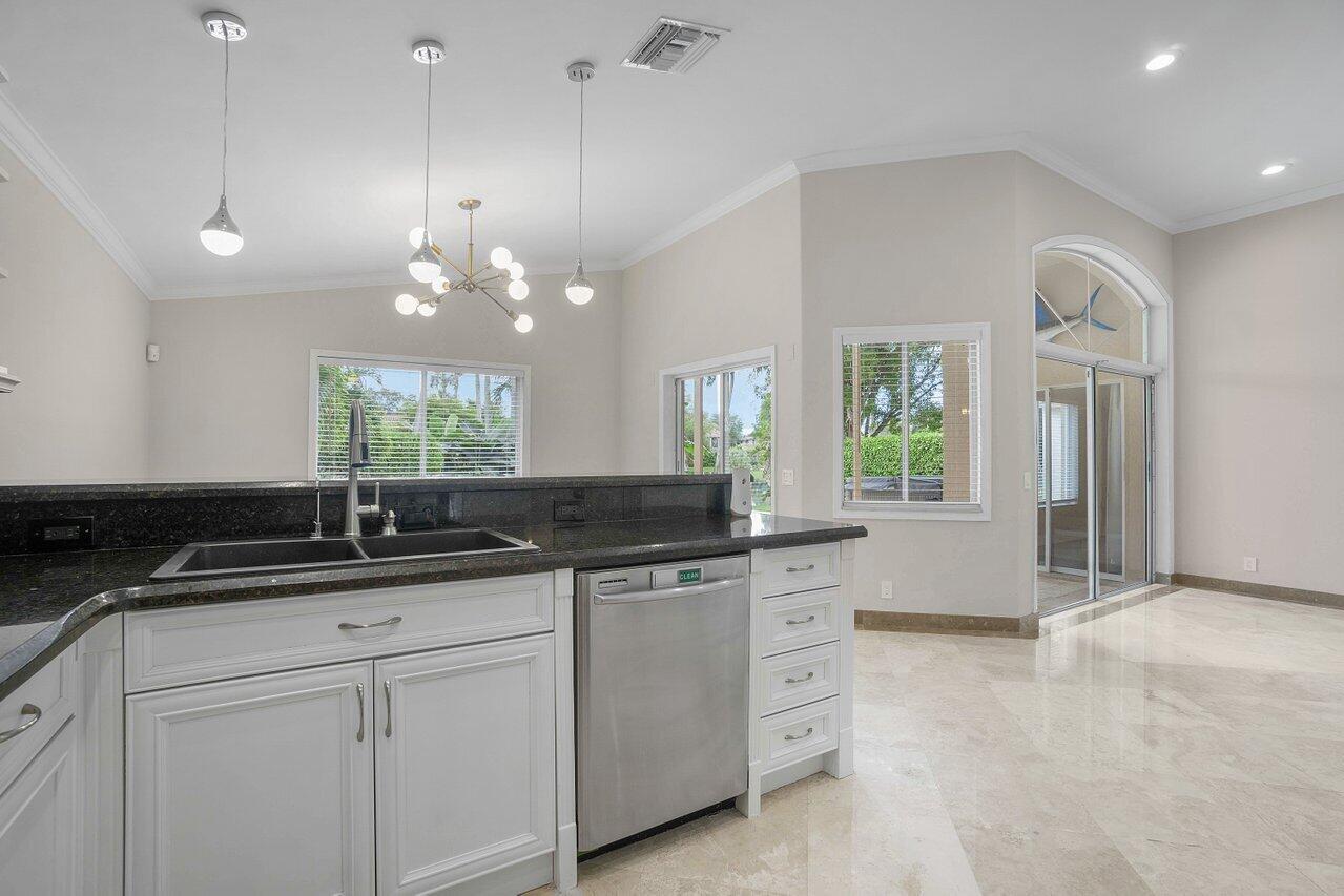 660 Nw 45th Avenue Property Photo 17