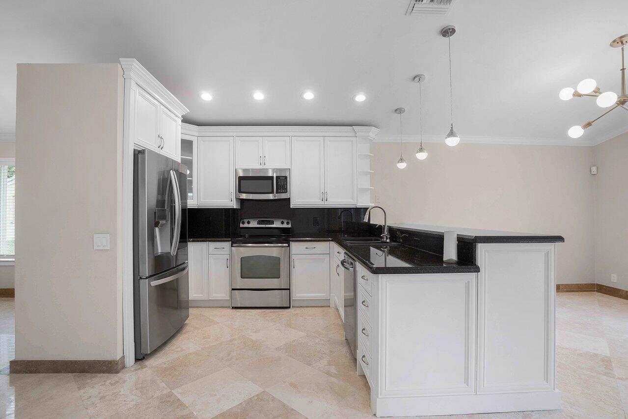 660 Nw 45th Avenue Property Photo 18