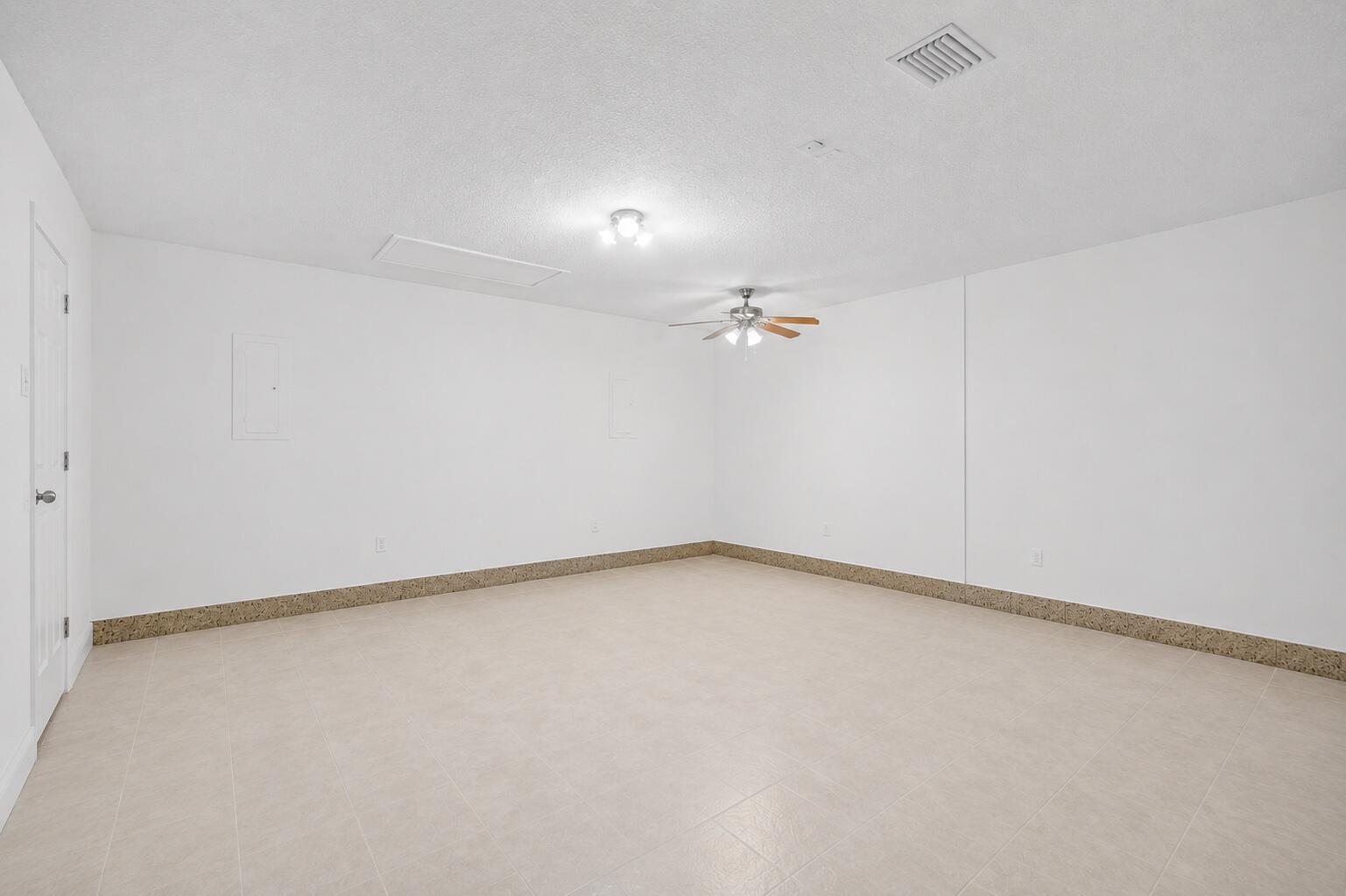 660 Nw 45th Avenue Property Photo 37
