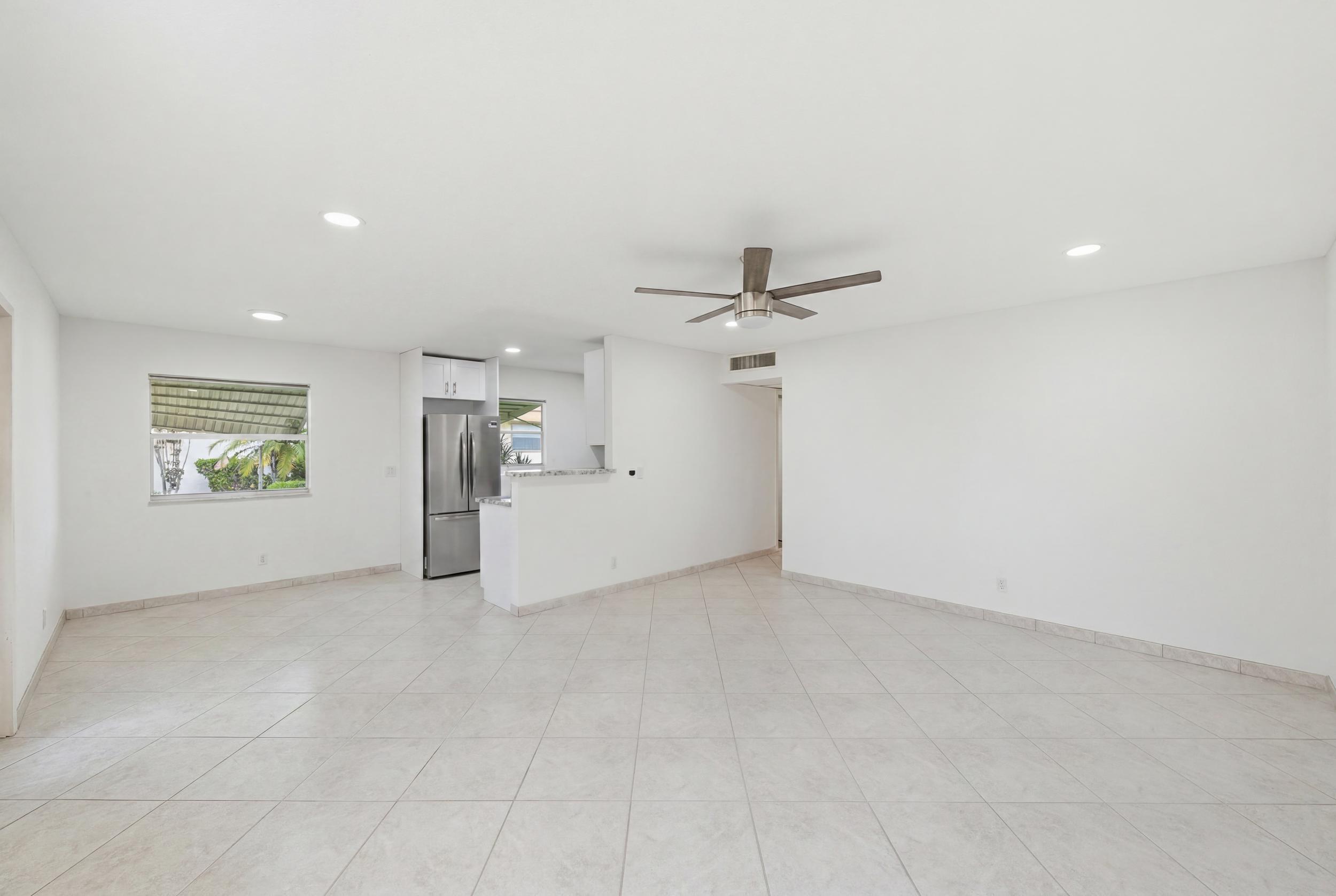 28 Seville B Property Photo 2