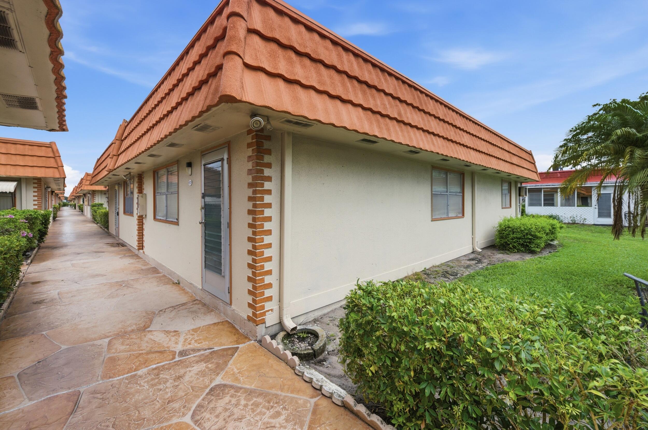 28 Seville B Property Photo 6