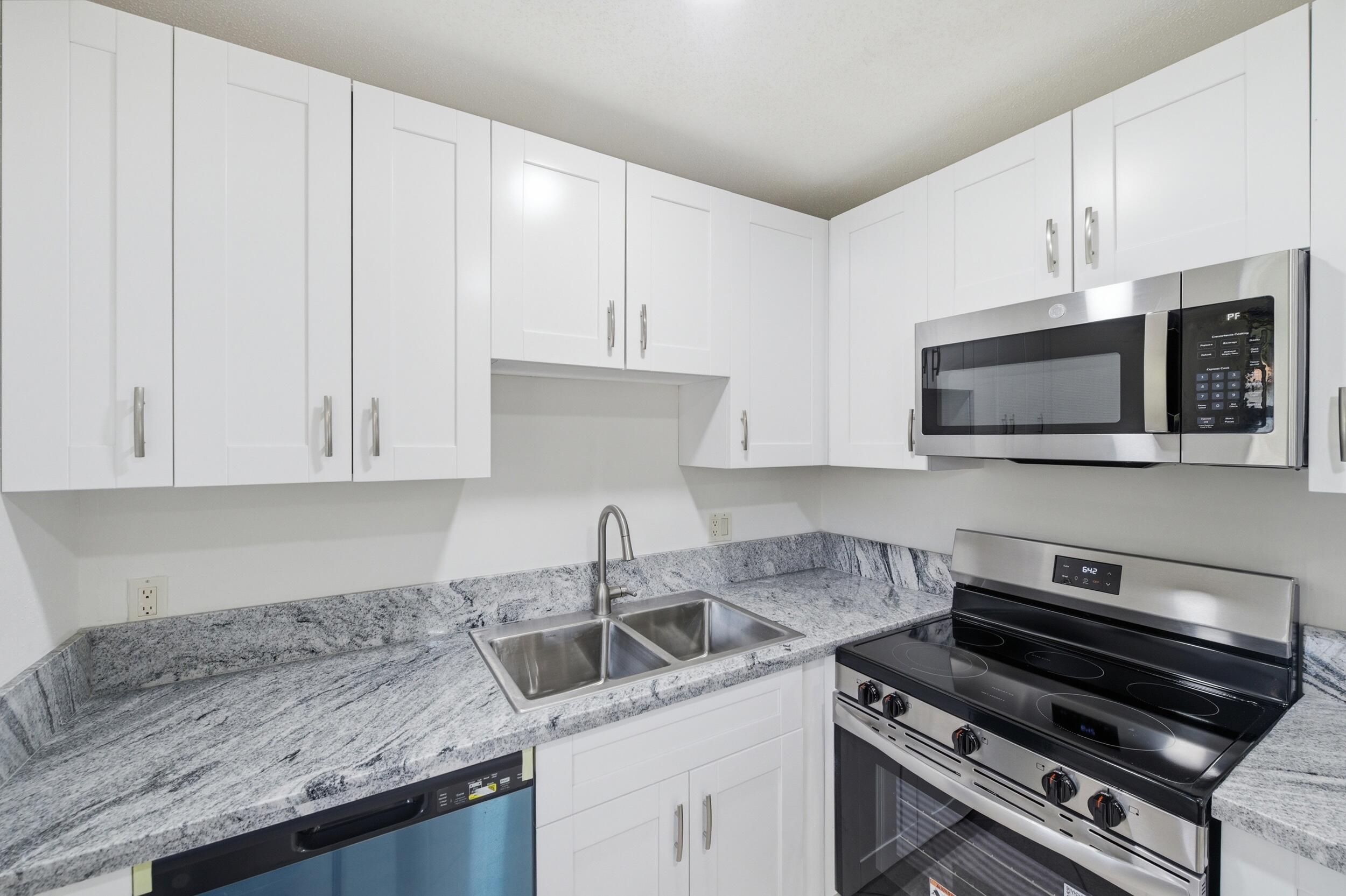 28 Seville B Property Photo 9