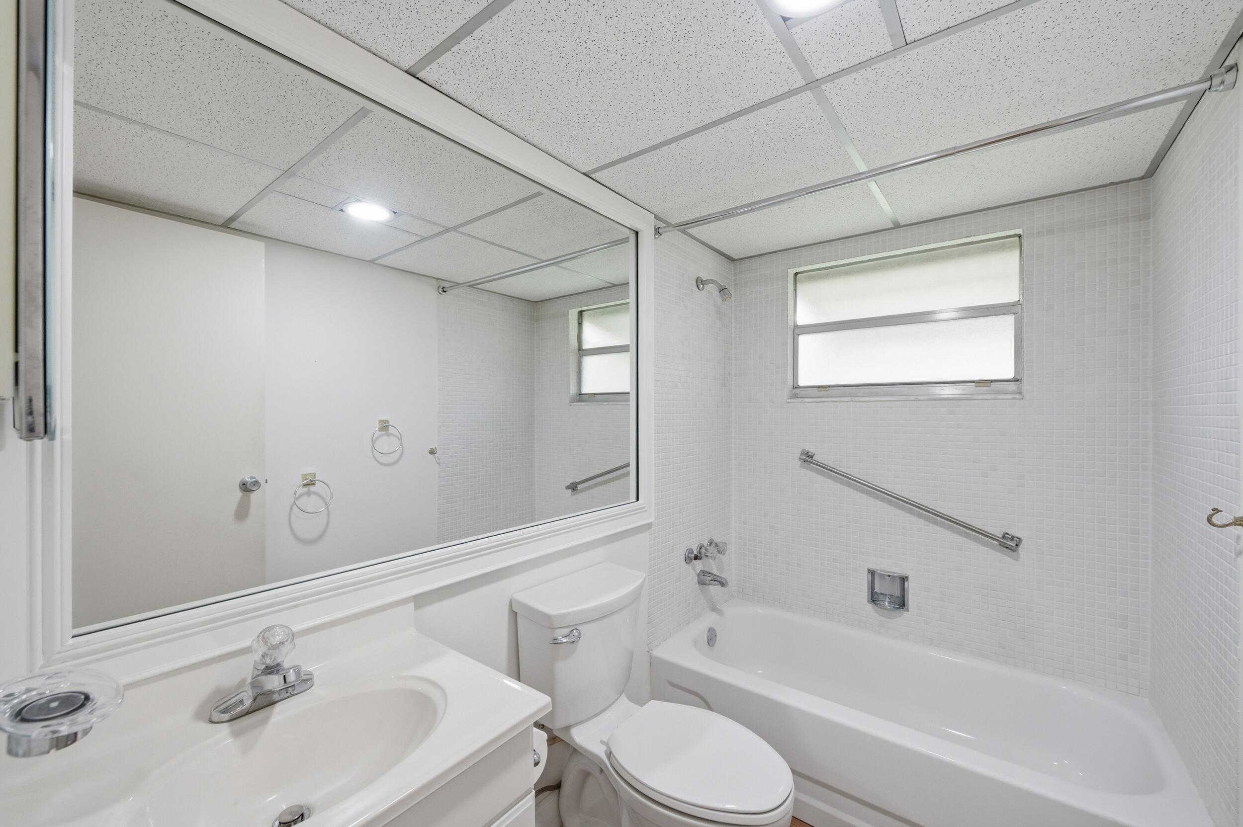 28 Seville B Property Photo 17