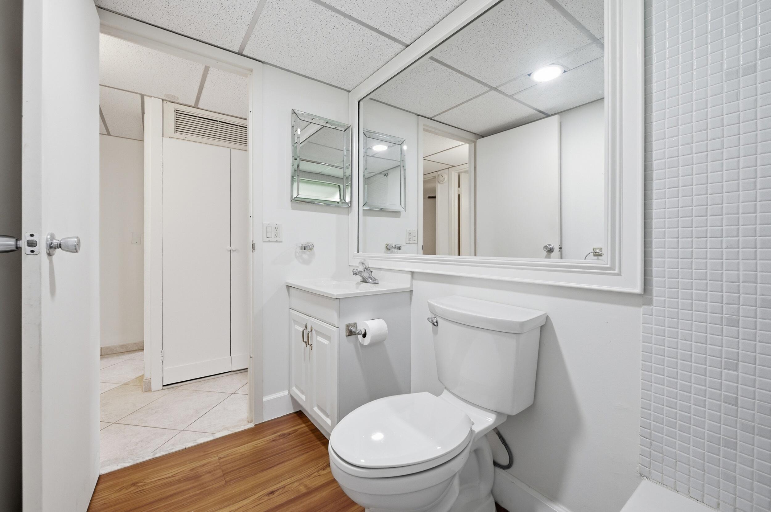 28 Seville B Property Photo 18