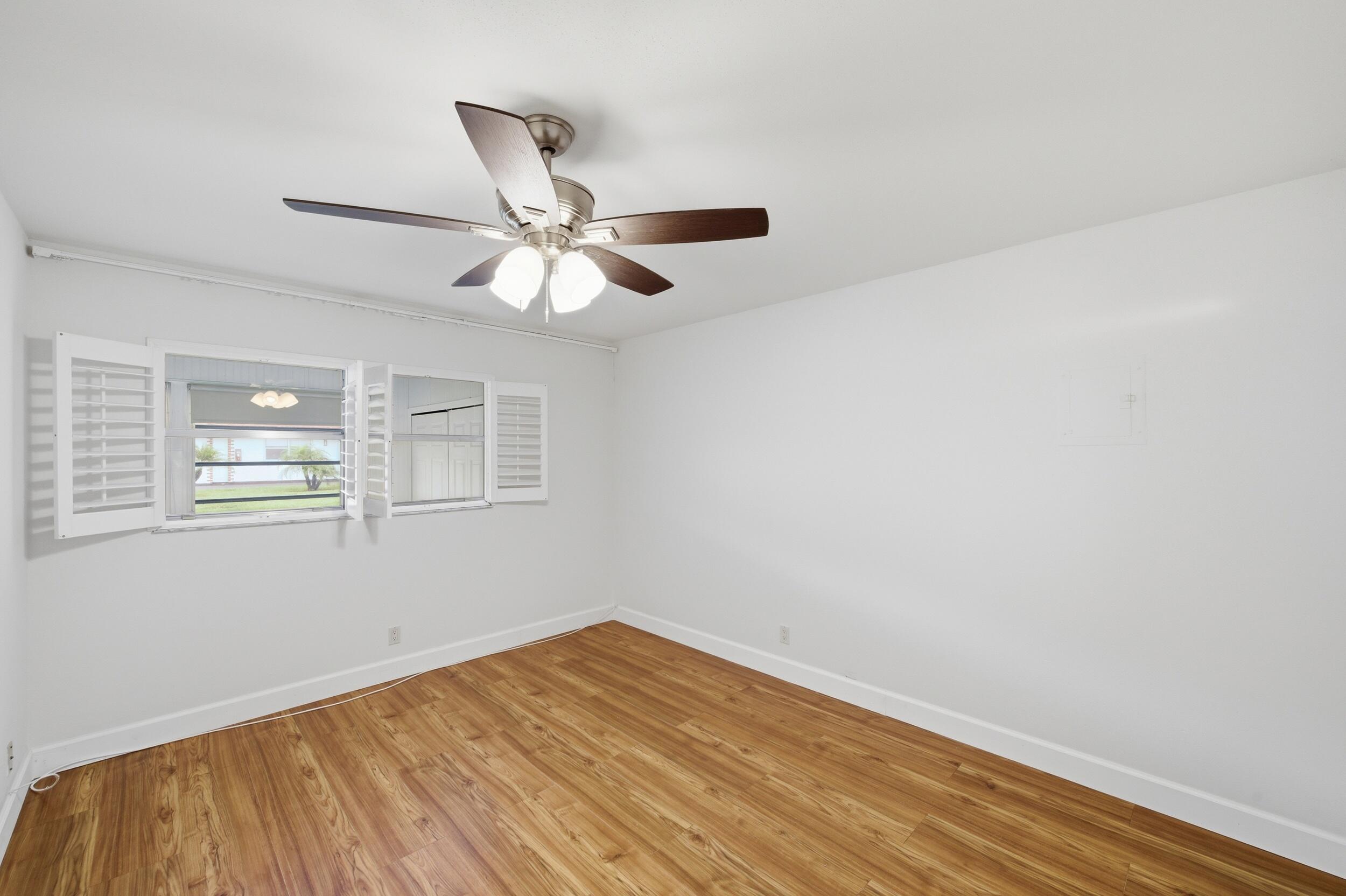 28 Seville B Property Photo 26